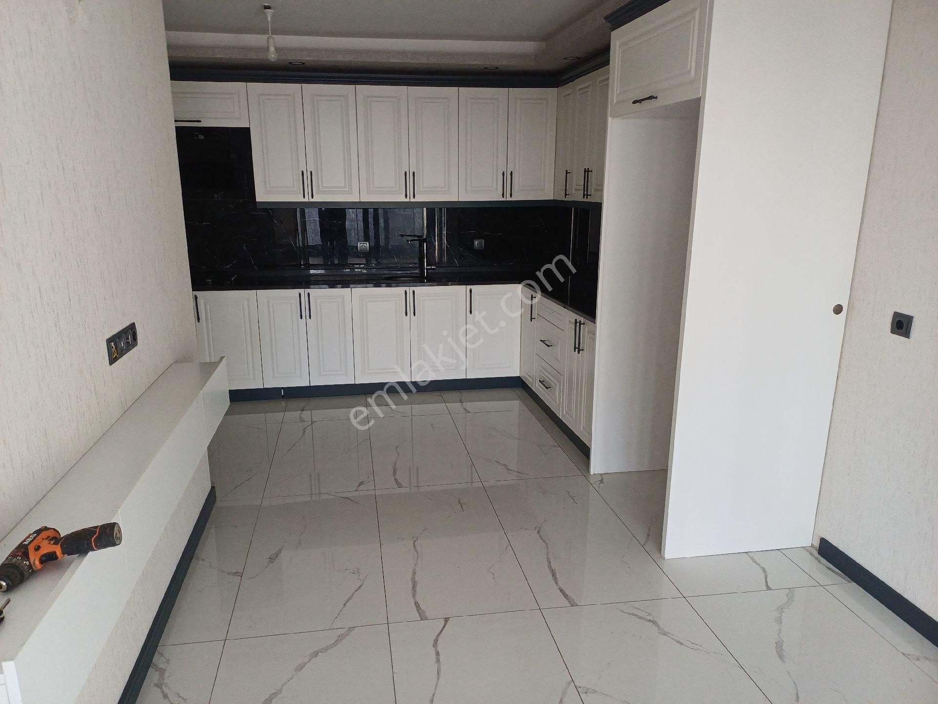 Kalekışladan Manzaralı Ful Lüks Yapılı Kiralık Geniş 4+1 Daire - Görsel 4