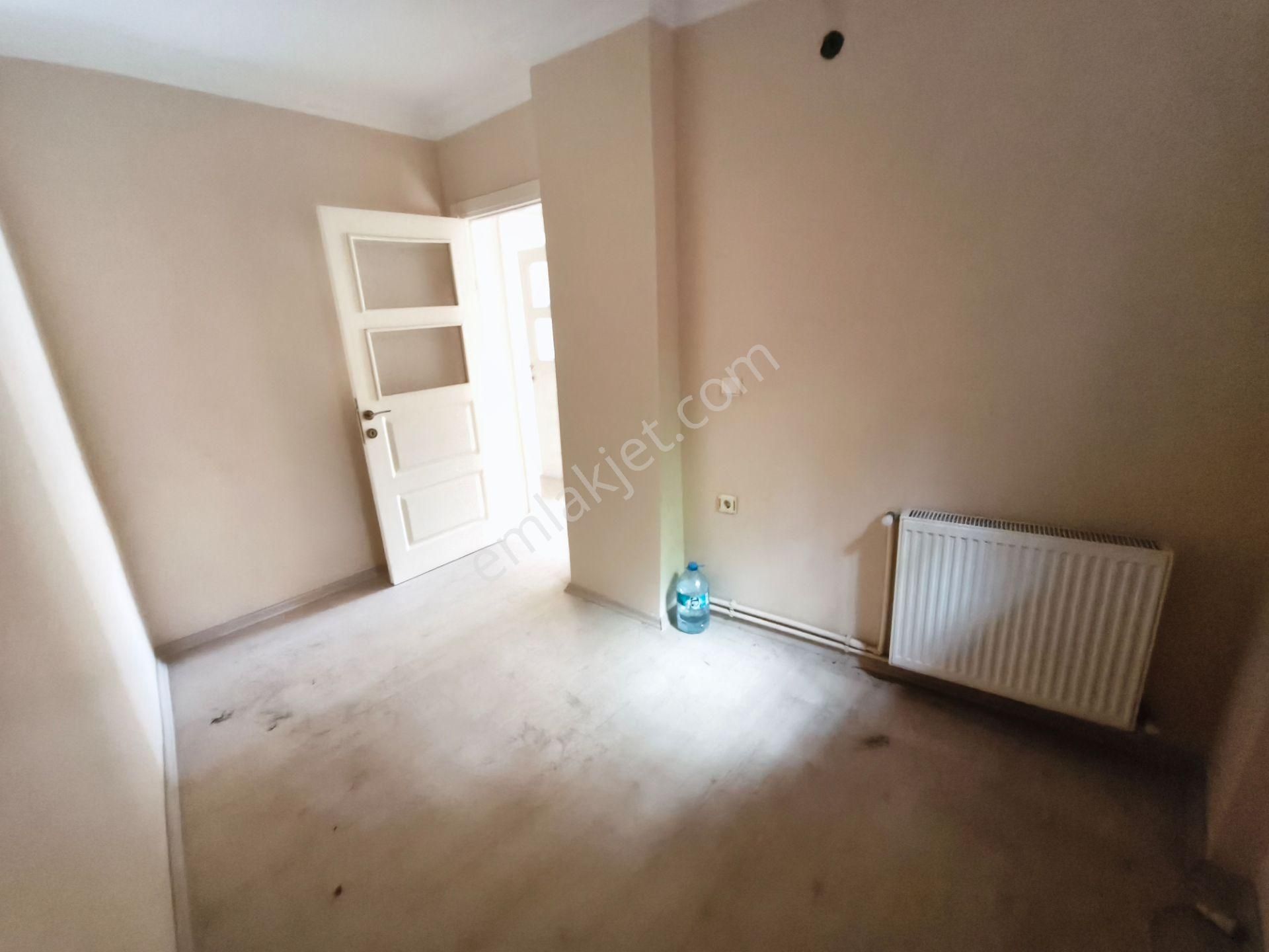 Eyüp Düğmeciler 3+2 , 150m2, 15 Yıllık Bina, Kombili, Bahçeli, Ters Dublex Daire - Görsel 27