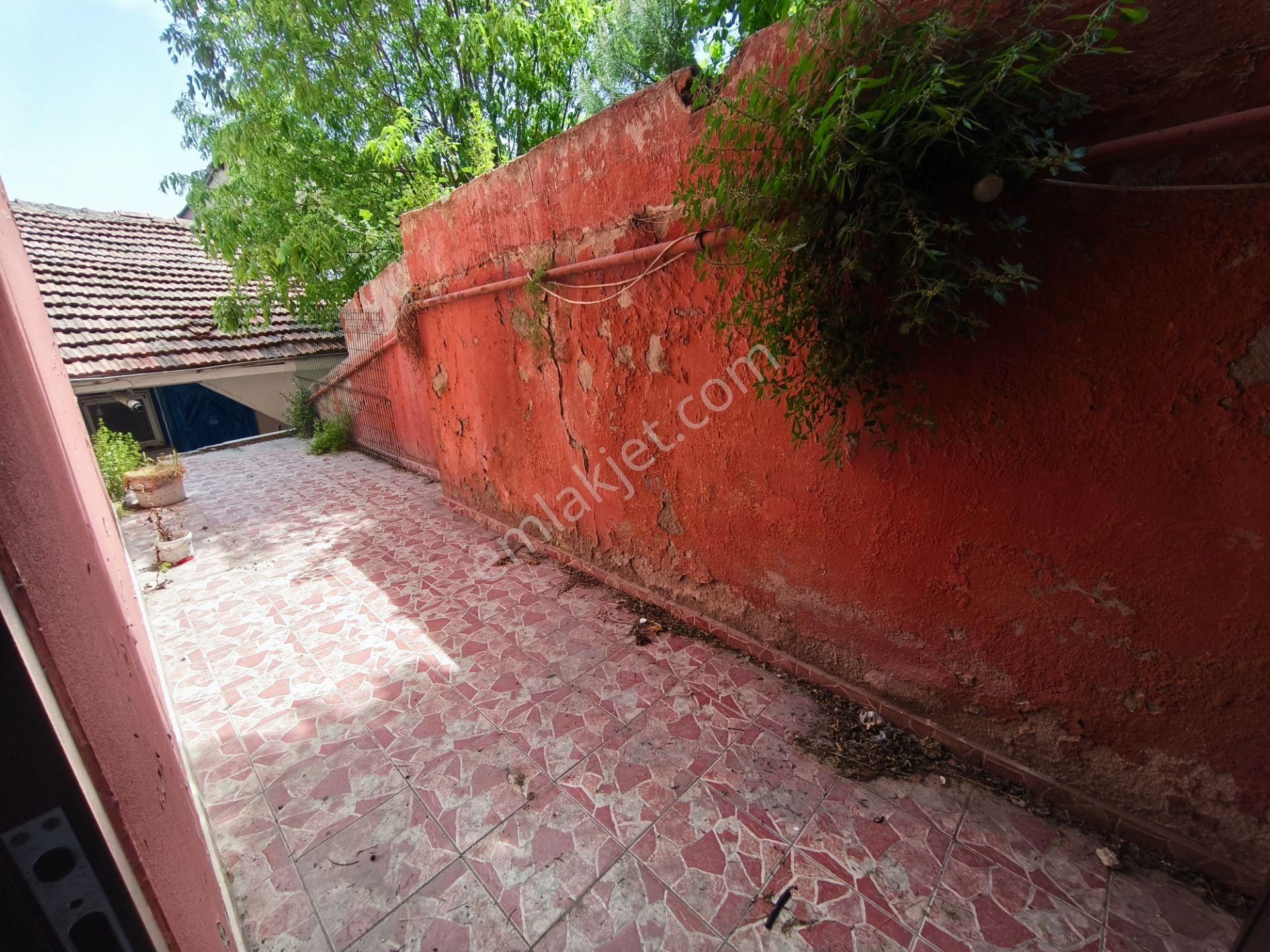 Eyüp Düğmeciler 3+2 , 150m2, 15 Yıllık Bina, Kombili, Bahçeli, Ters Dublex Daire - Görsel 28