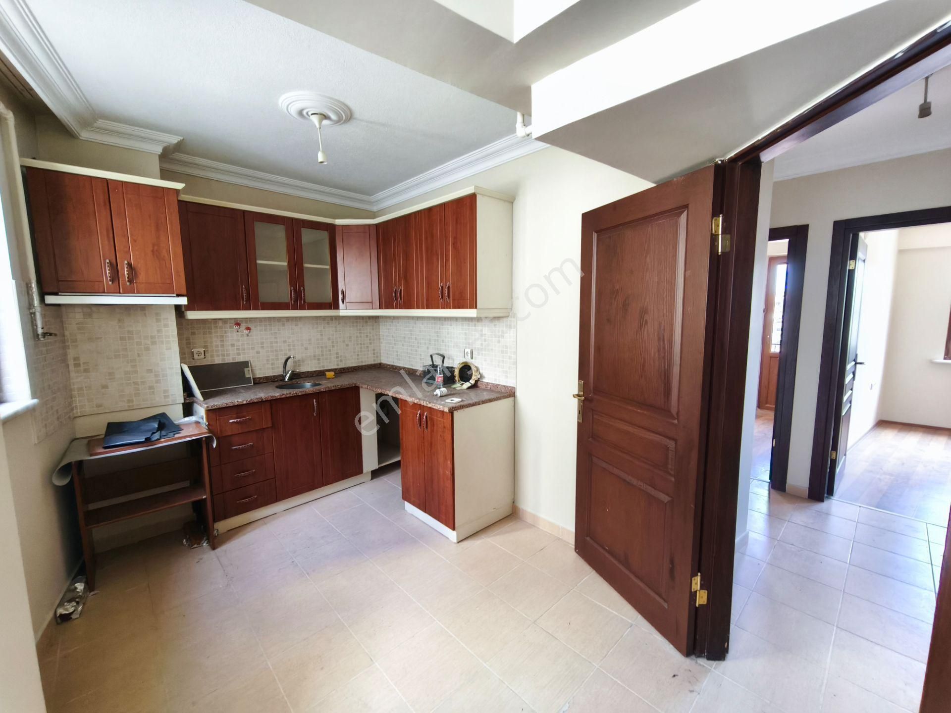 Eyüp Düğmeciler 3+2 , 150m2, 15 Yıllık Bina, Kombili, Bahçeli, Ters Dublex Daire - Görsel 11
