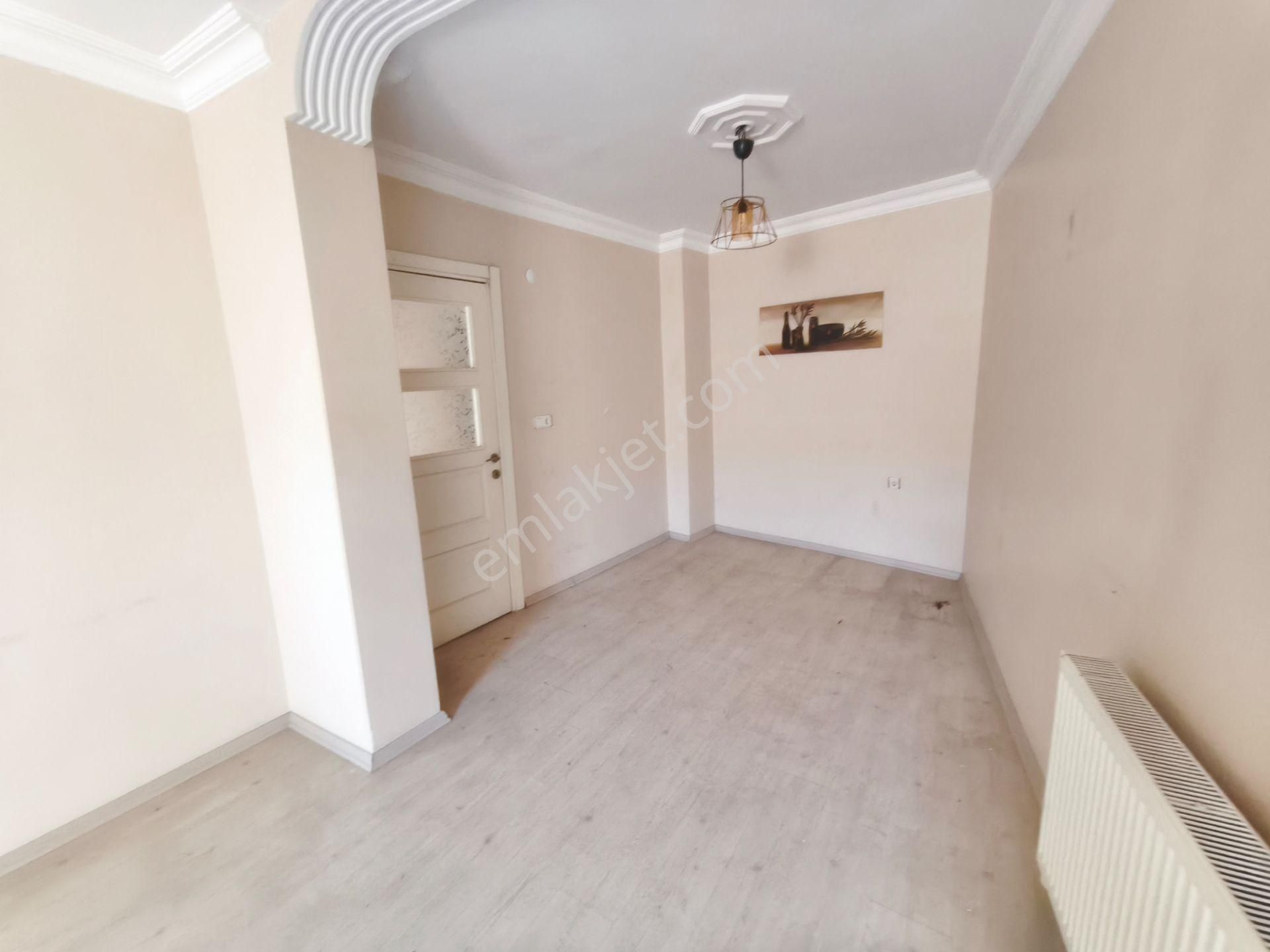Eyüp Düğmeciler 3+2 , 150m2, 15 Yıllık Bina, Kombili, Bahçeli, Ters Dublex Daire - Görsel 25