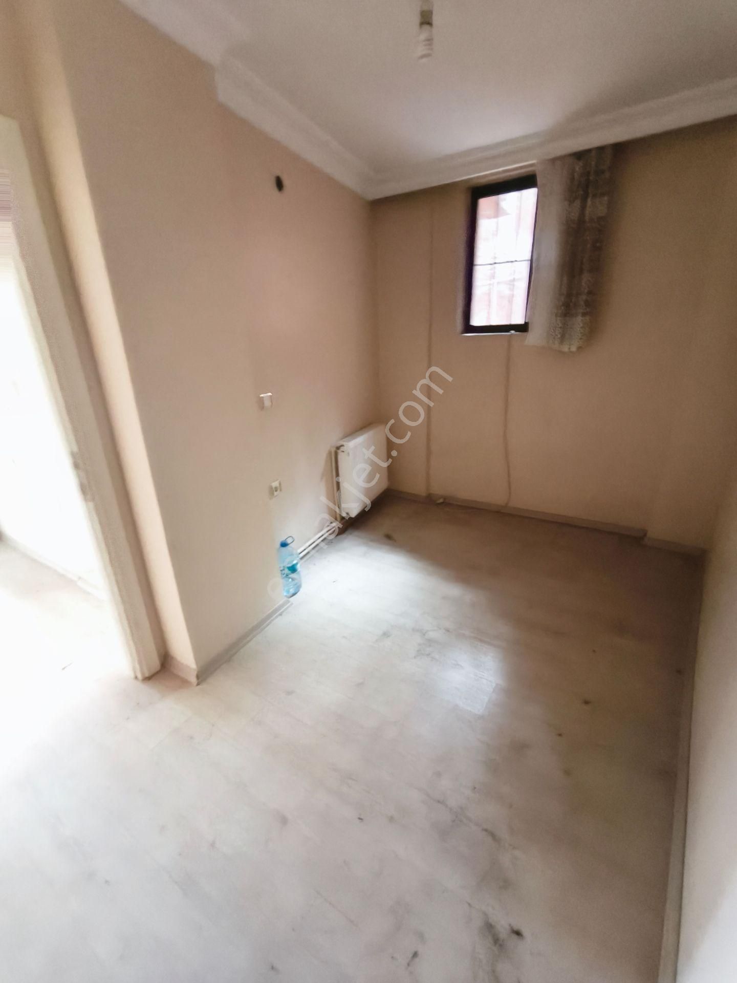 Eyüp Düğmeciler 3+2 , 150m2, 15 Yıllık Bina, Kombili, Bahçeli, Ters Dublex Daire - Görsel 26