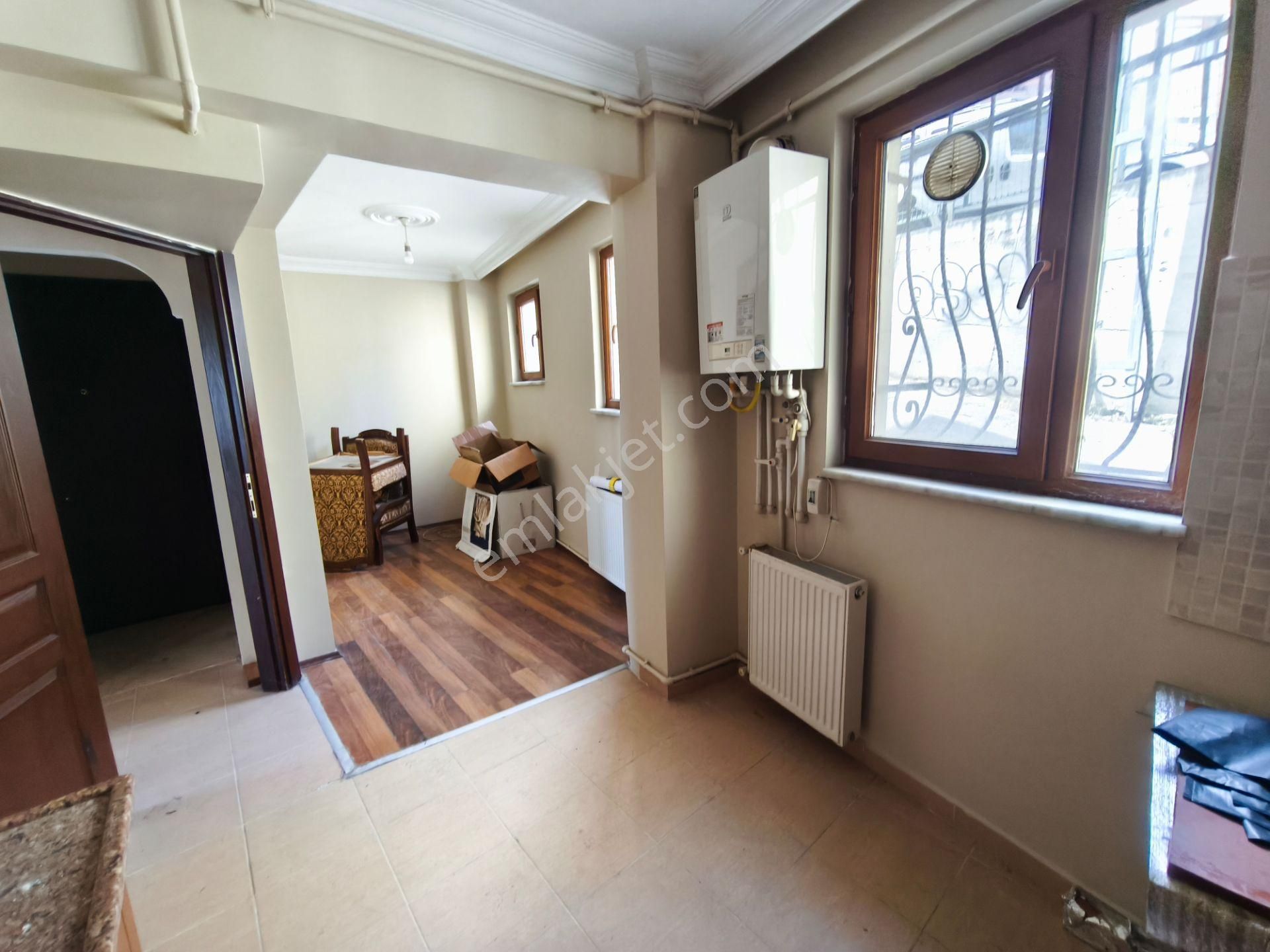 Eyüp Düğmeciler 3+2 , 150m2, 15 Yıllık Bina, Kombili, Bahçeli, Ters Dublex Daire - Görsel 15