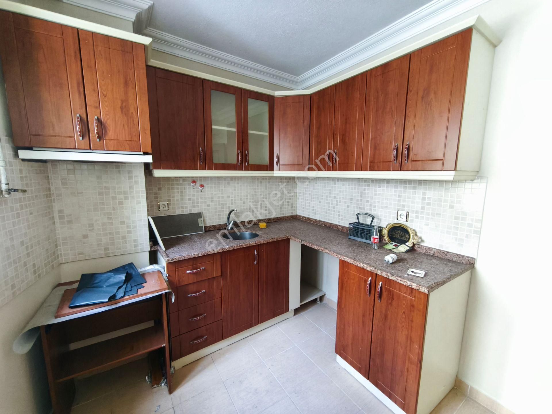 Eyüp Düğmeciler 3+2 , 150m2, 15 Yıllık Bina, Kombili, Bahçeli, Ters Dublex Daire - Görsel 13