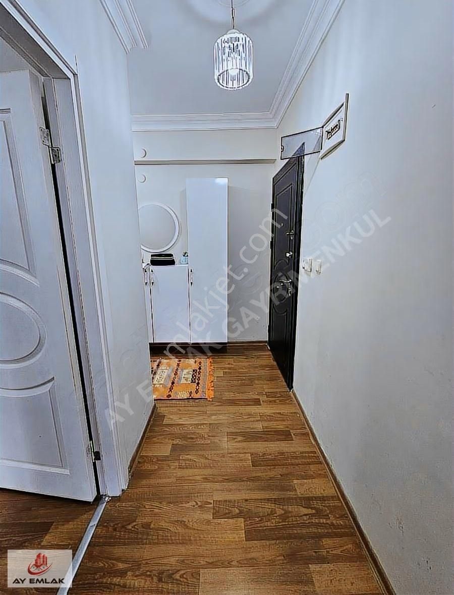 Ay Emlak'tan Merkezi Konum İskele'de Kombili 2+1 Eşyalı Daire - Görsel 14