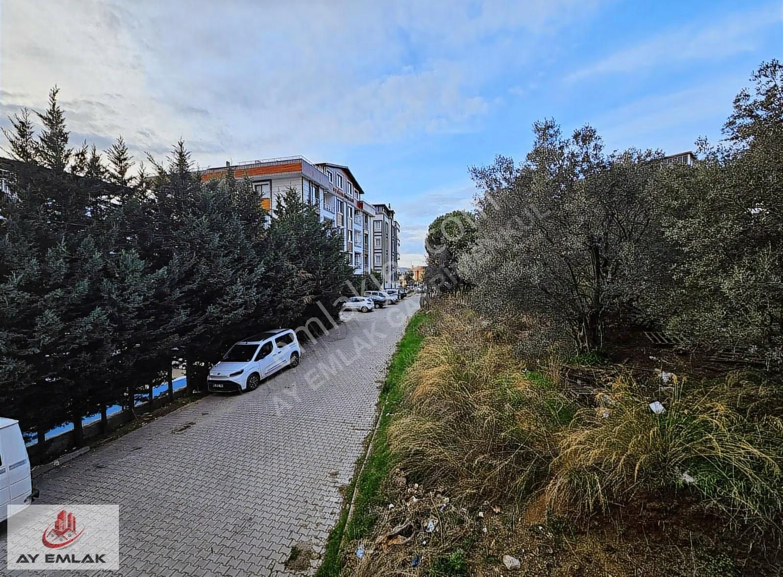 Ay Emlak'tan Merkezi Konum İskele'de Kombili 2+1 Eşyalı Daire - Görsel 10