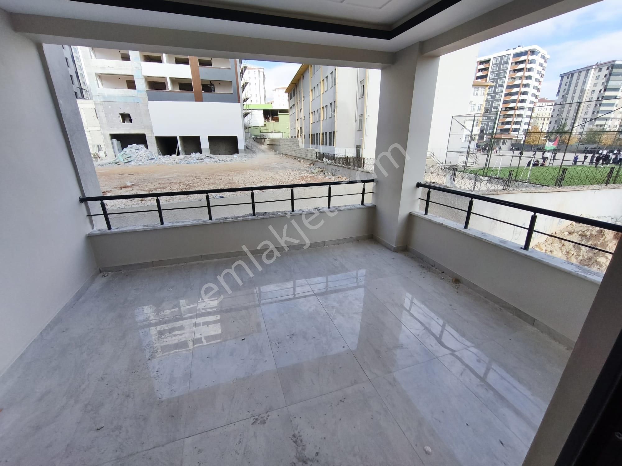 Seyrantepe De Satılık 3.5+1 Sıfır Oturuma Hazır Daire