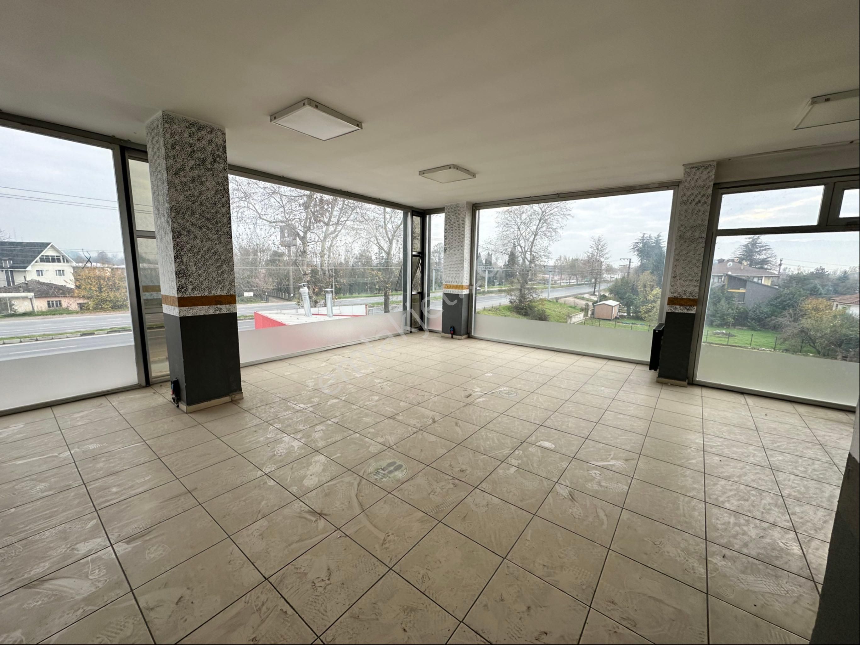 Düzce Yığılca Işıklarında Kiralık 700 M2 Dükkan-bina - Görsel 15