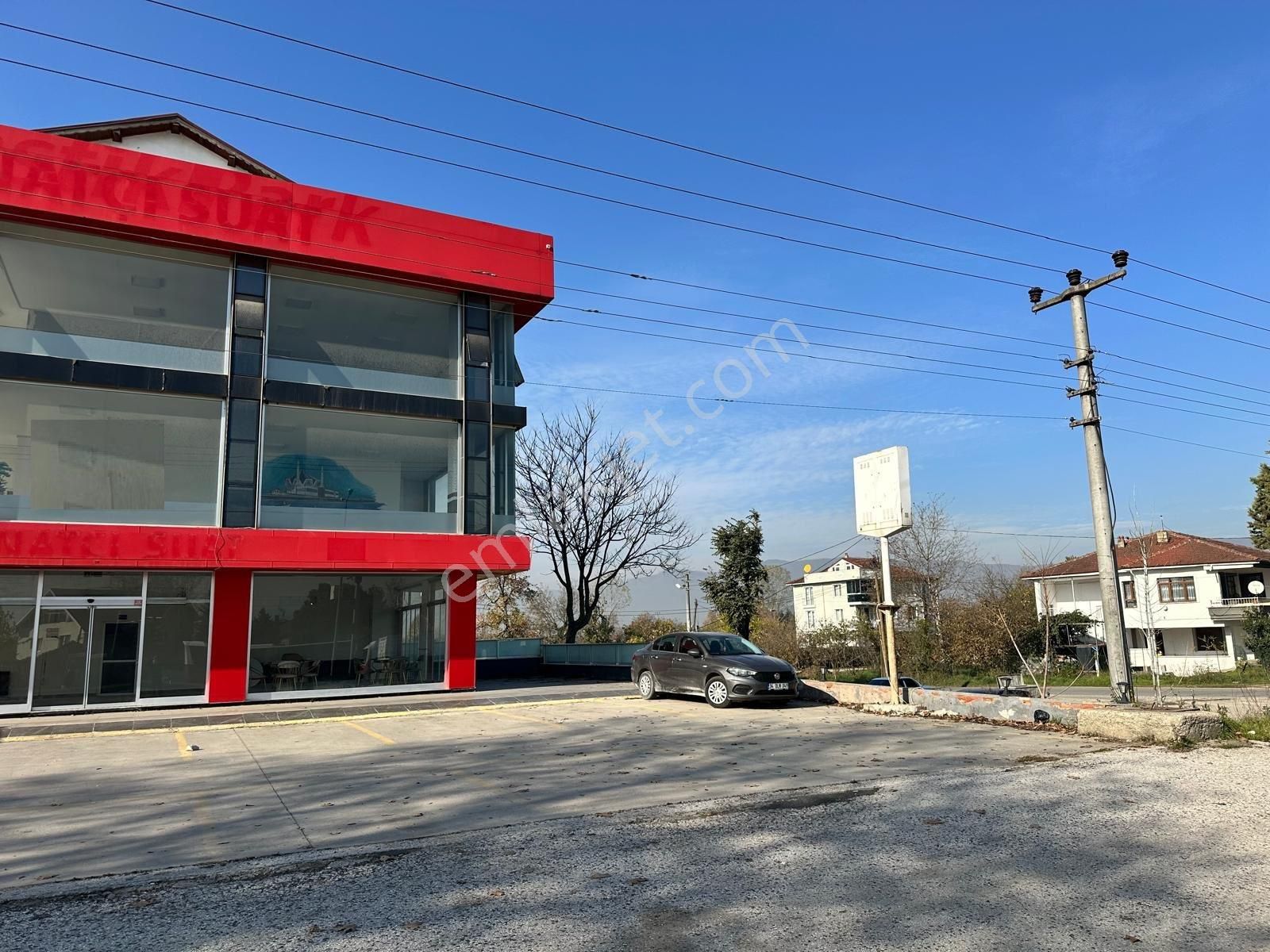 Akçakoca Yoluna Cepheli 700 M2 Satılık Dükkan - Görsel 15