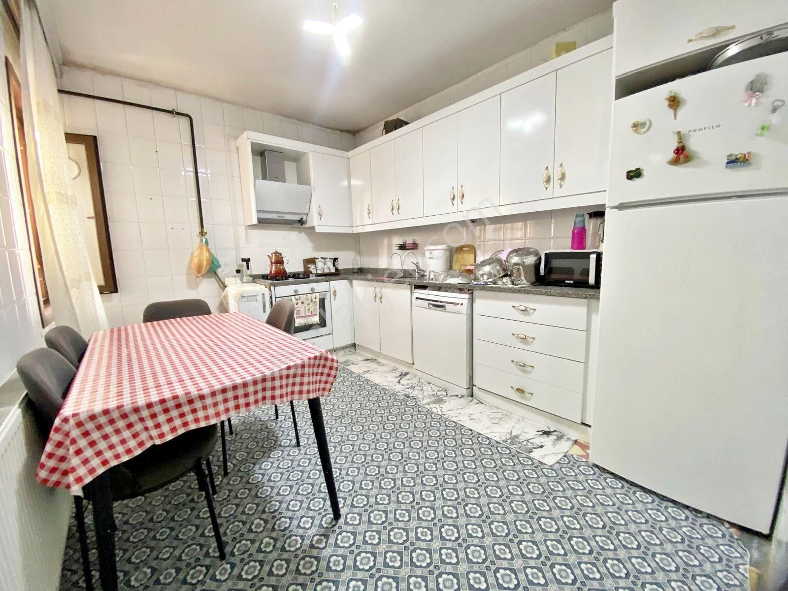 Şehitkamil Devlet Hastanesine Yürüme Mesafesinde Satılık Müstakil Bina