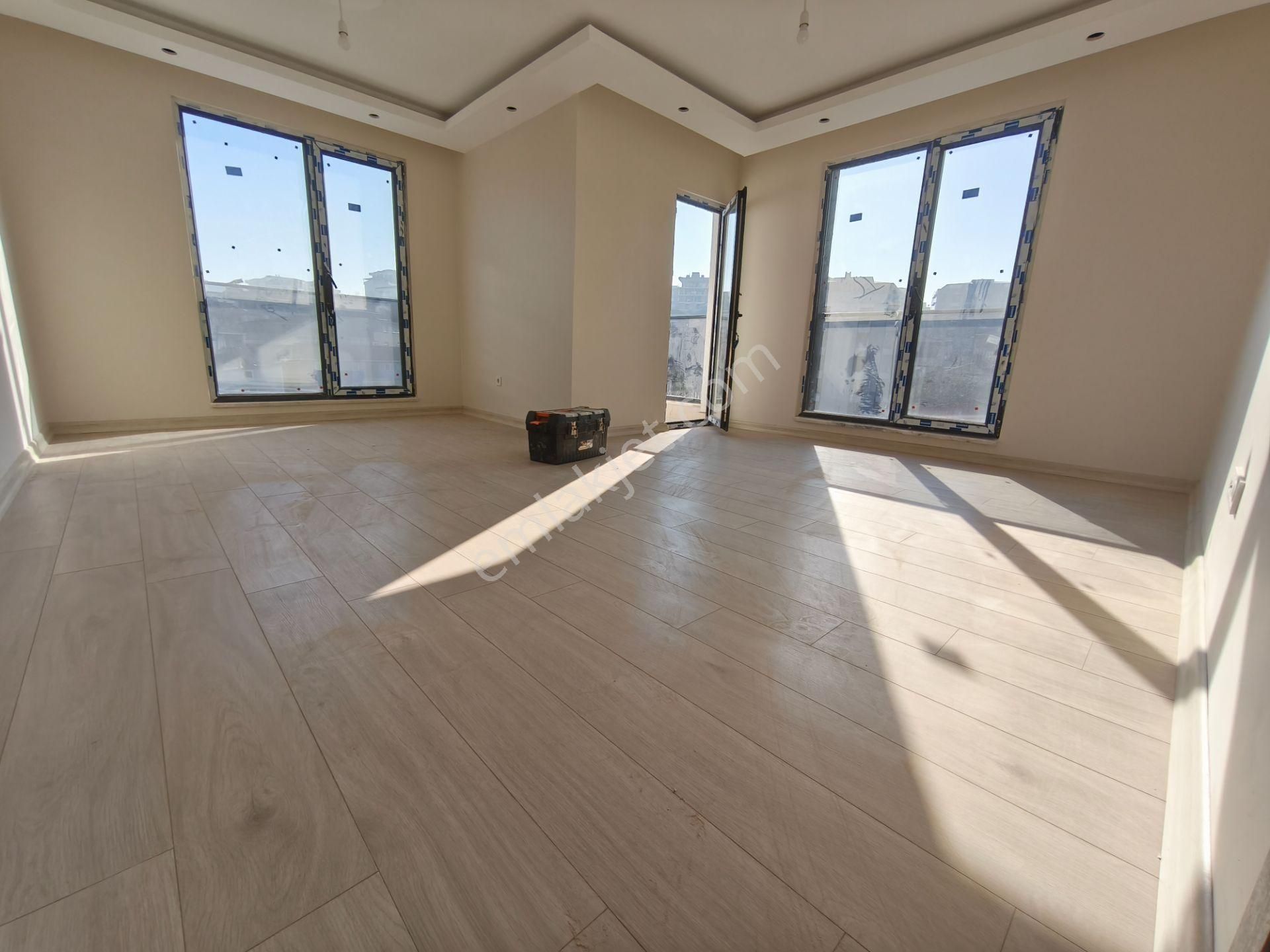 Acil Sultanbeyli De Satılık 210 M.4+2 Üst Düblx