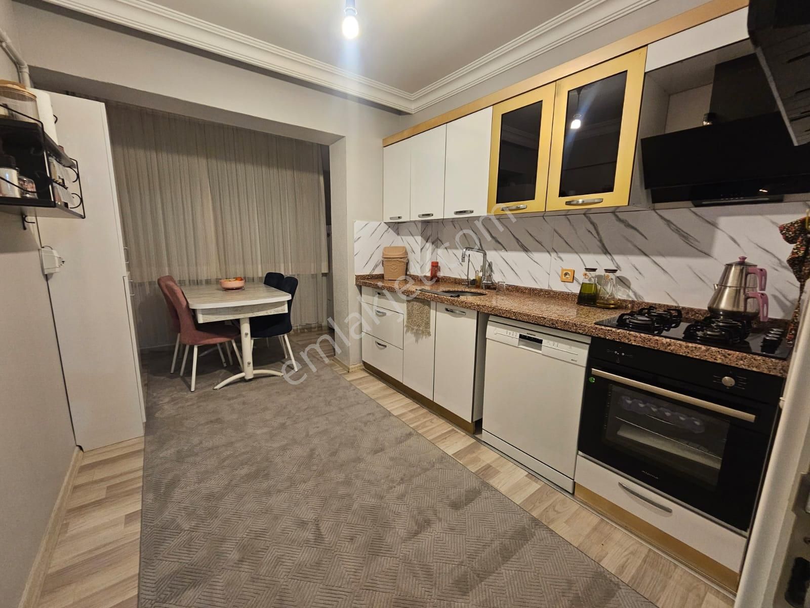 Karapürçek'te Salı Pazarı Mevki Asansörlü Ebeveyn Banyolu Kilerli 2+1 Satılık Daire !!! - Görsel 16