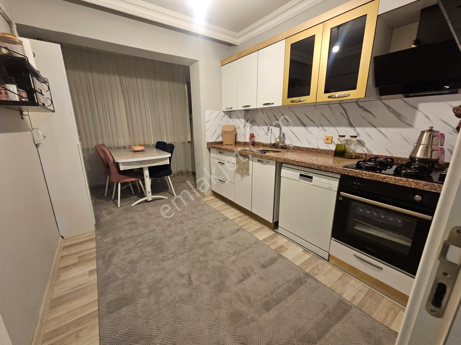 Karapürçek'te Salı Pazarı Mevki Asansörlü Ebeveyn Banyolu Kilerli 2+1 Satılık Daire !!! - Görsel 15