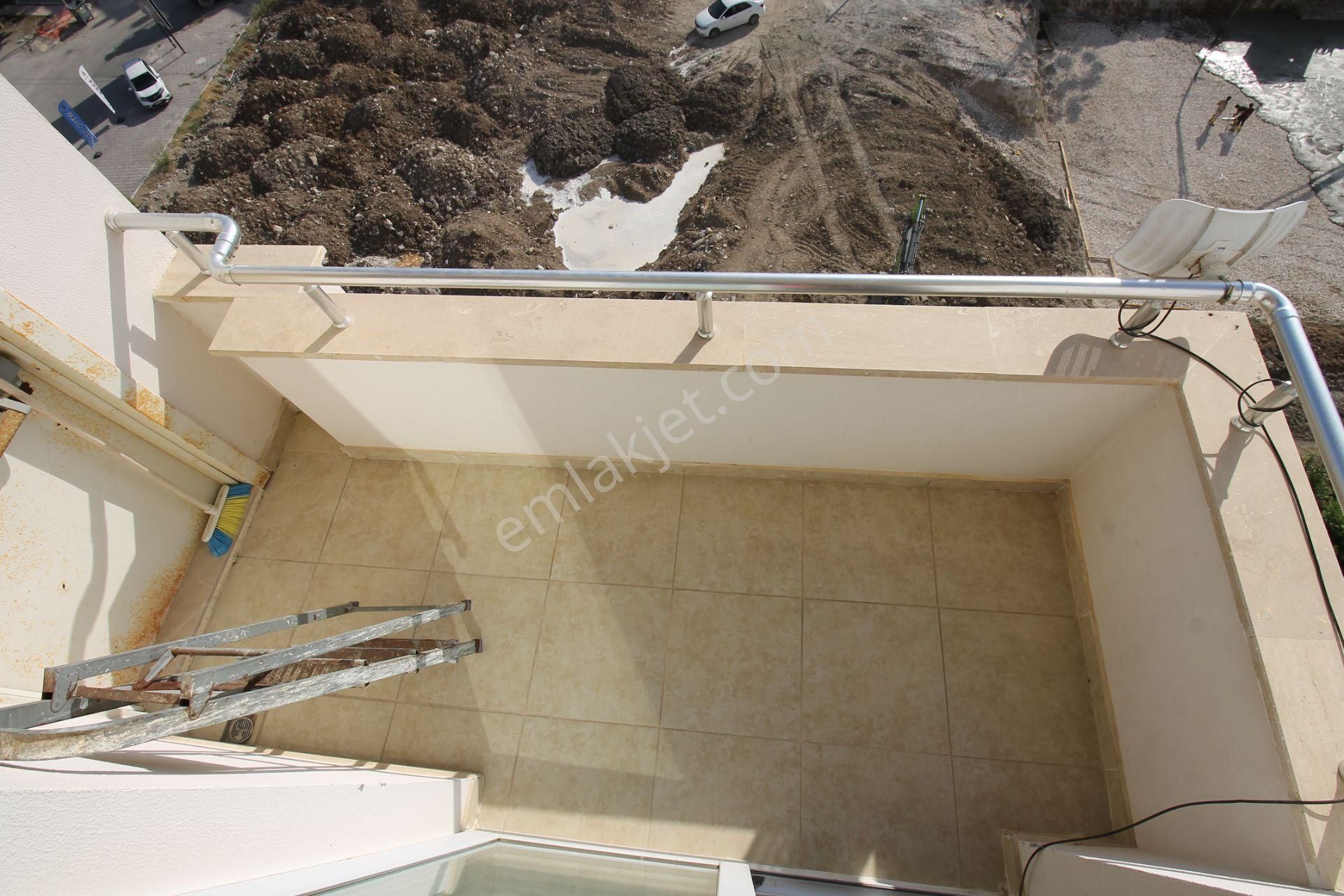 Retro’dan Leb-i Derya Lüks Sitede Full Eşyalı Kiralık 3+1 - Görsel 13