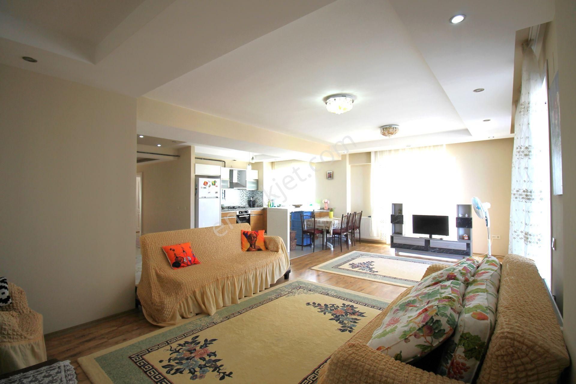 Retro’dan Leb-i Derya Lüks Sitede Full Eşyalı Kiralık 3+1 - Görsel 23