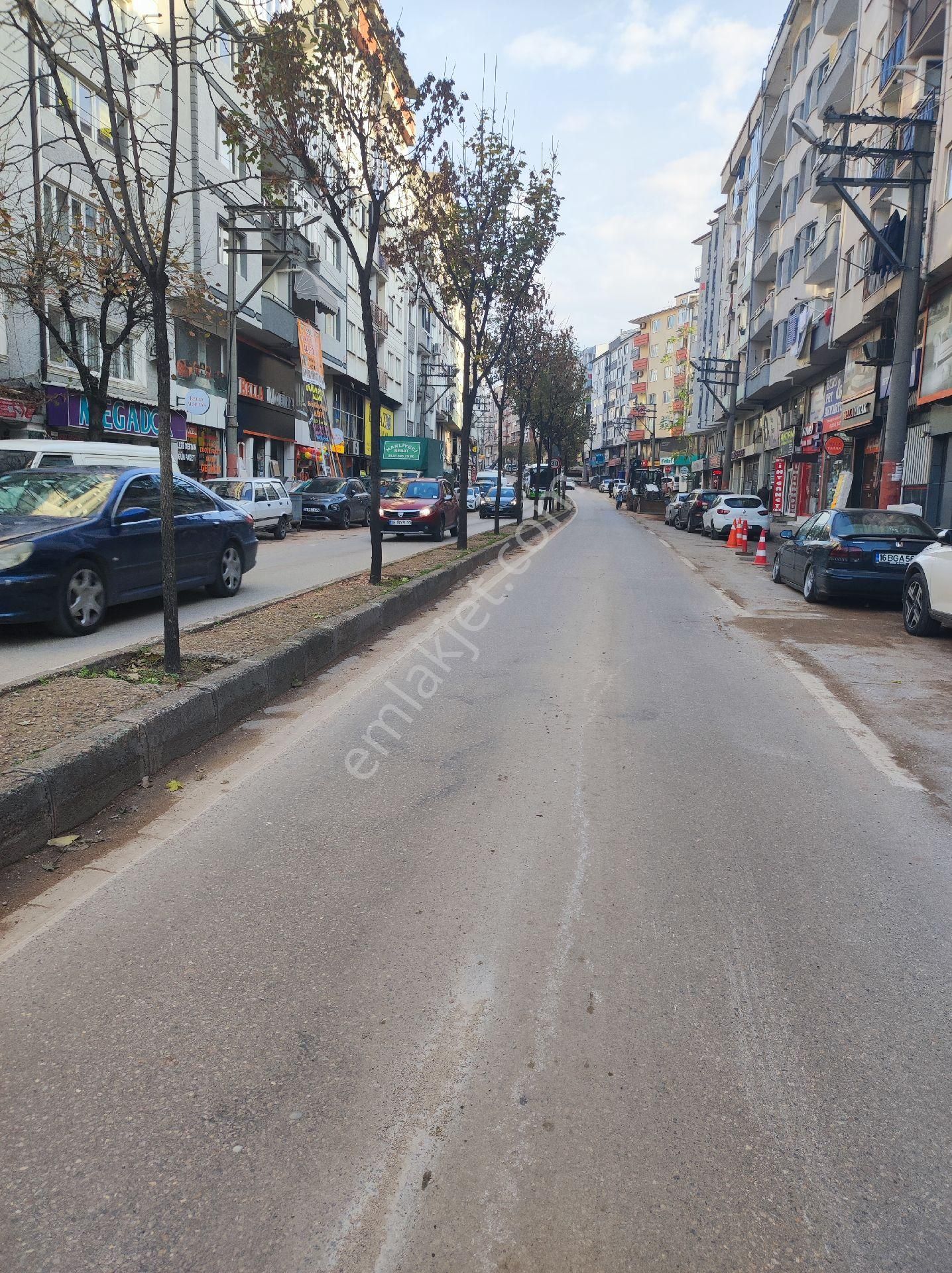 Bursa/yıldırım Beyazıt Caddesi Üzerinde Satılık Daire