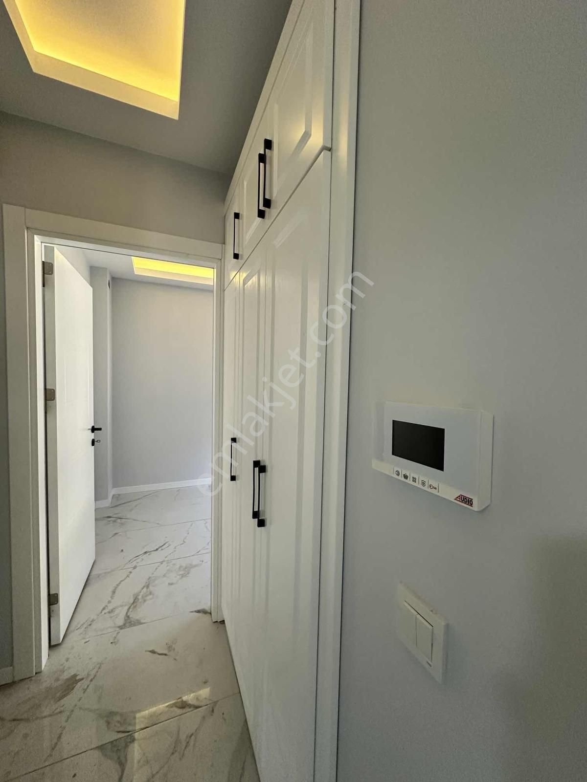 Emir Yapıdan Merkezi Konumda Lüx Daire - Görsel 15