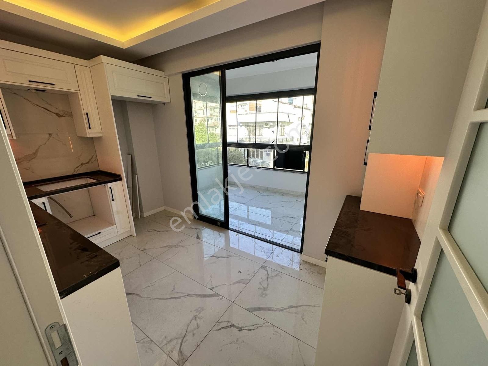 Emir Yapıdan Merkezi Konumda Lüx Daire - Görsel 12