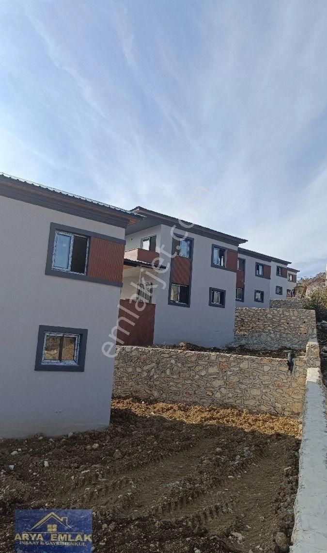 Arya Dan Çamlıyayla Cuma Yakasında Satılık Villalar