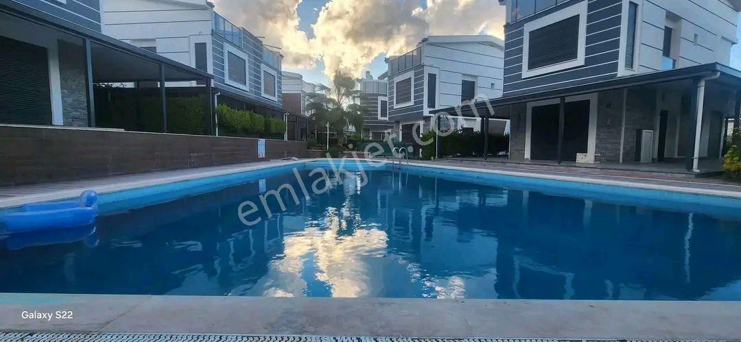 Kuşadası / Güzelçamlıda 3+1 Villa - Görsel 11