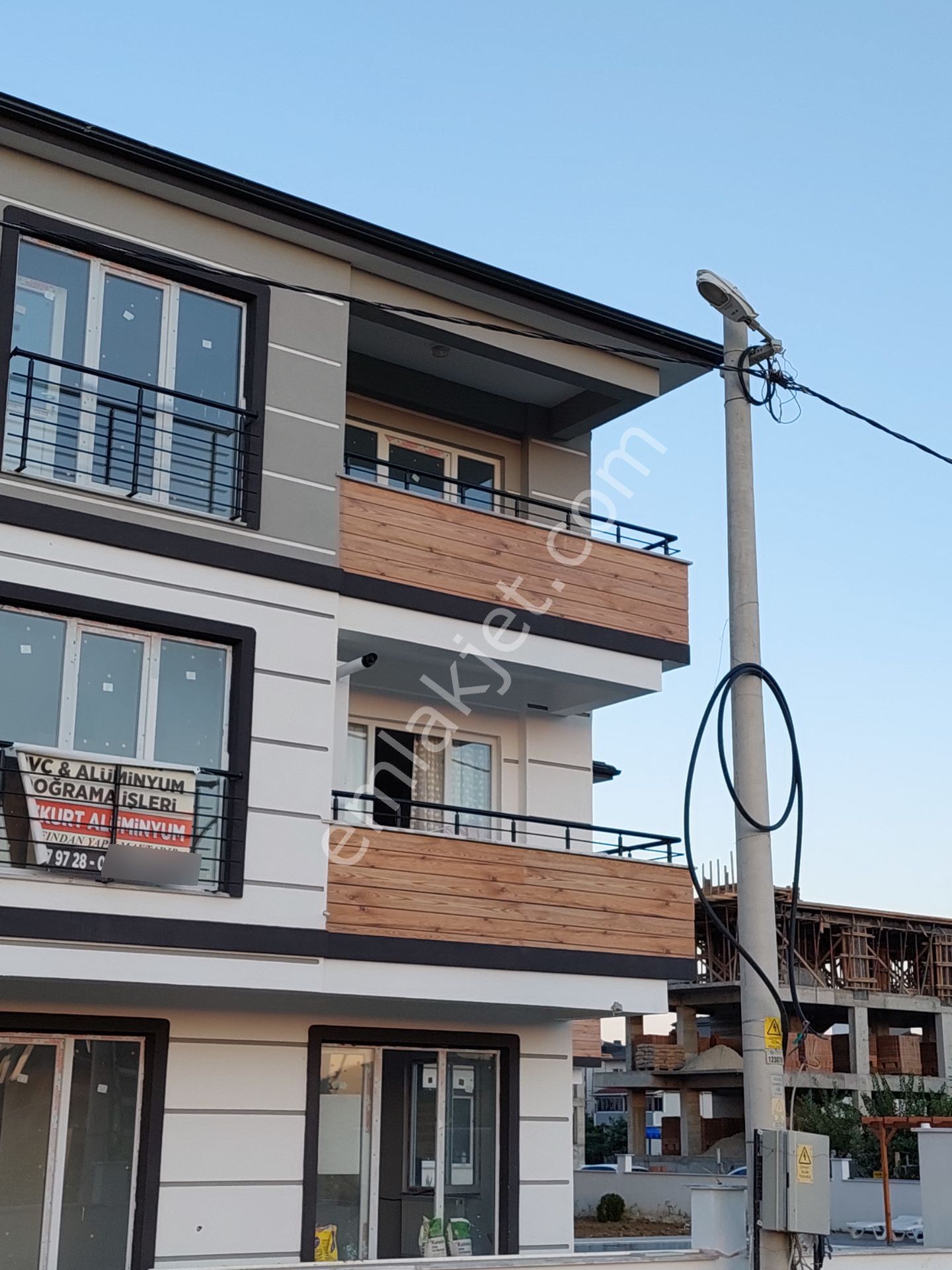 Sahil Emlak'tan Kumbağ'da Satılık 2+1 Daire Çift Havuzlu - Görsel 2