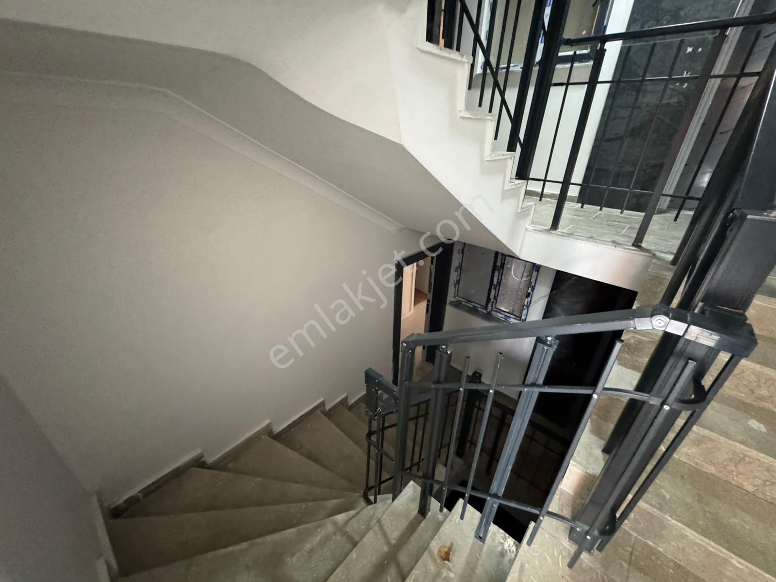 Anıttepe Gençlik Caddesinde Yatırıma Uygun Satılık 3+2 Daire - Görsel 22