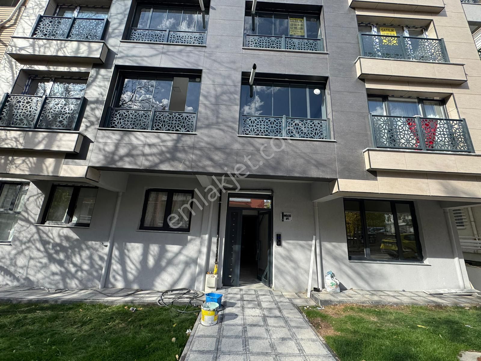 Anıttepe Gençlik Caddesinde Yatırıma Uygun Satılık 3+2 Daire - Görsel 2