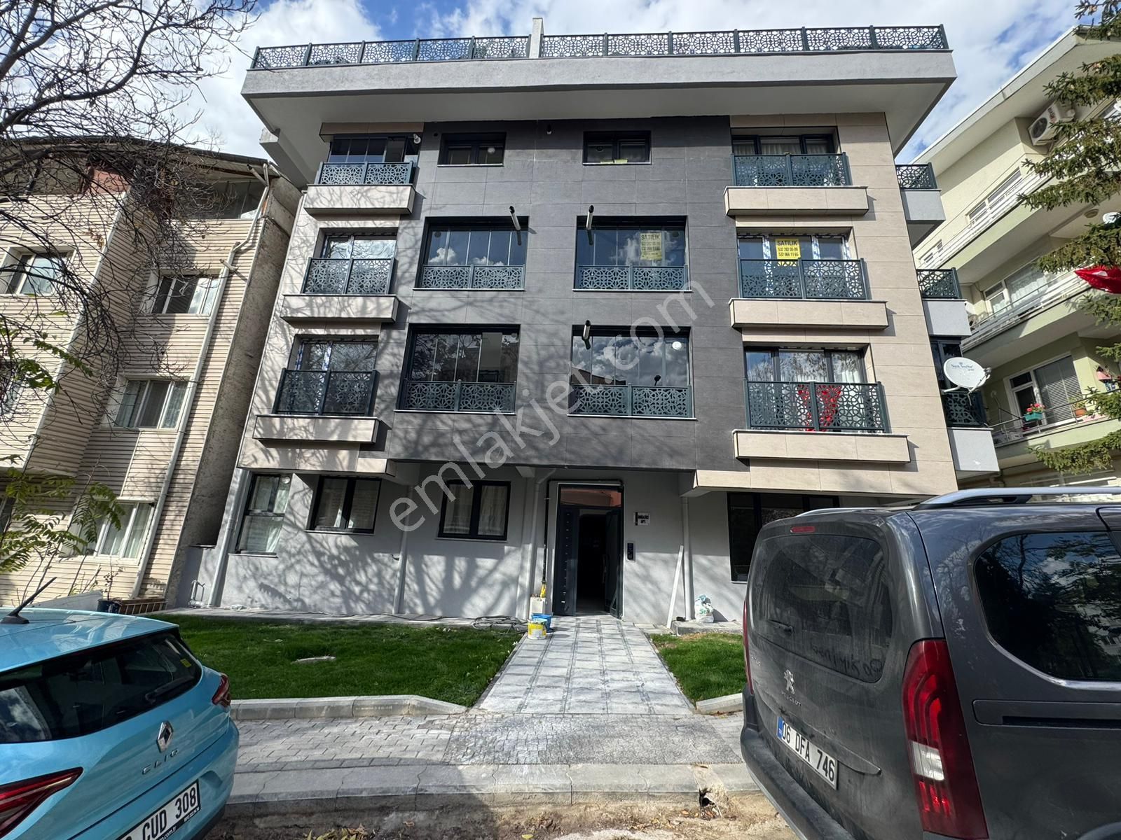 Anıttepe Gençlik Caddesinde Yatırıma Uygun Satılık 3+2 Daire