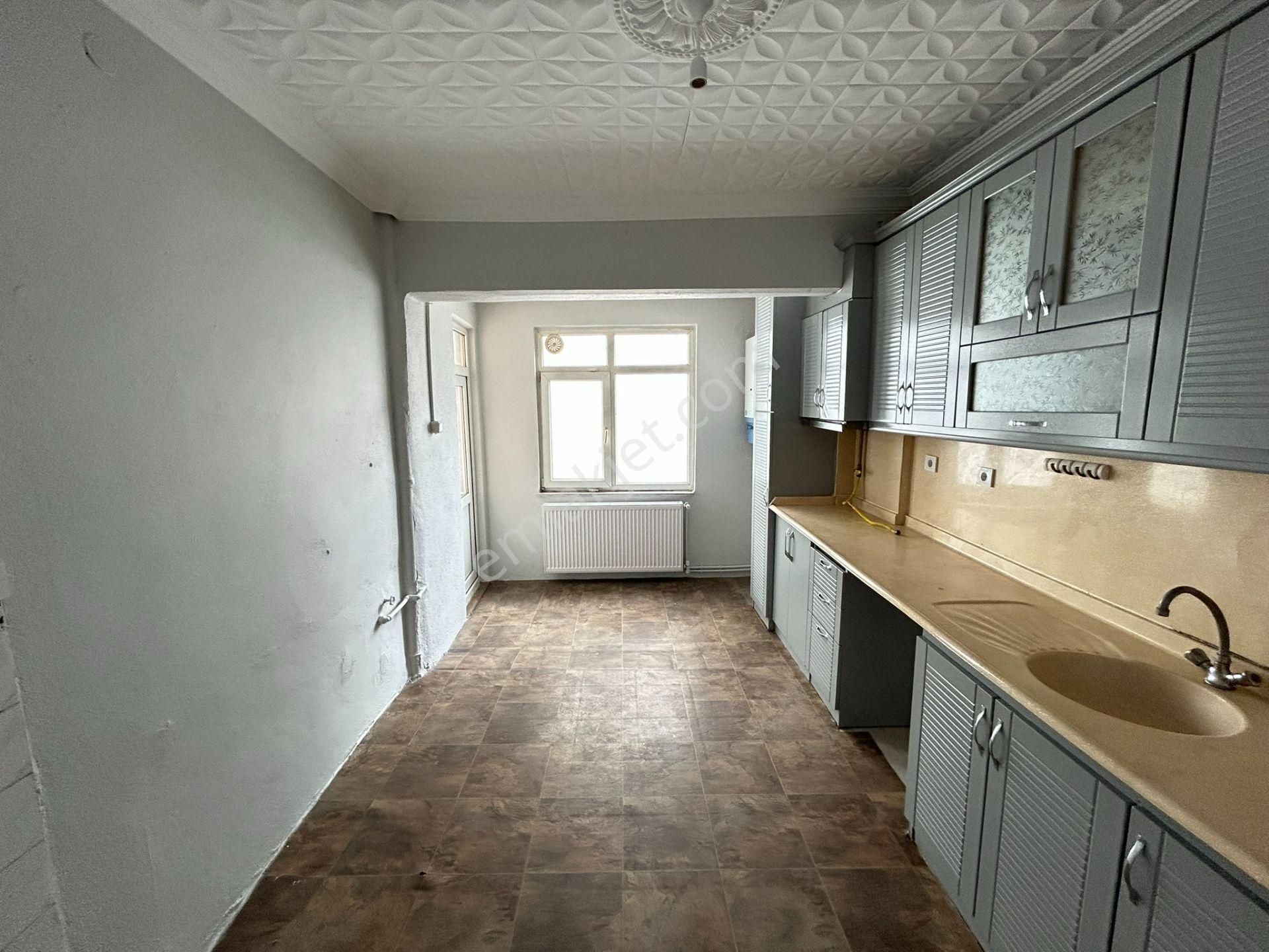 Kapalı Pazar Yeri Ve Çınarlı Polis Karakolu Yakını 3+1 Daire - Görsel 17