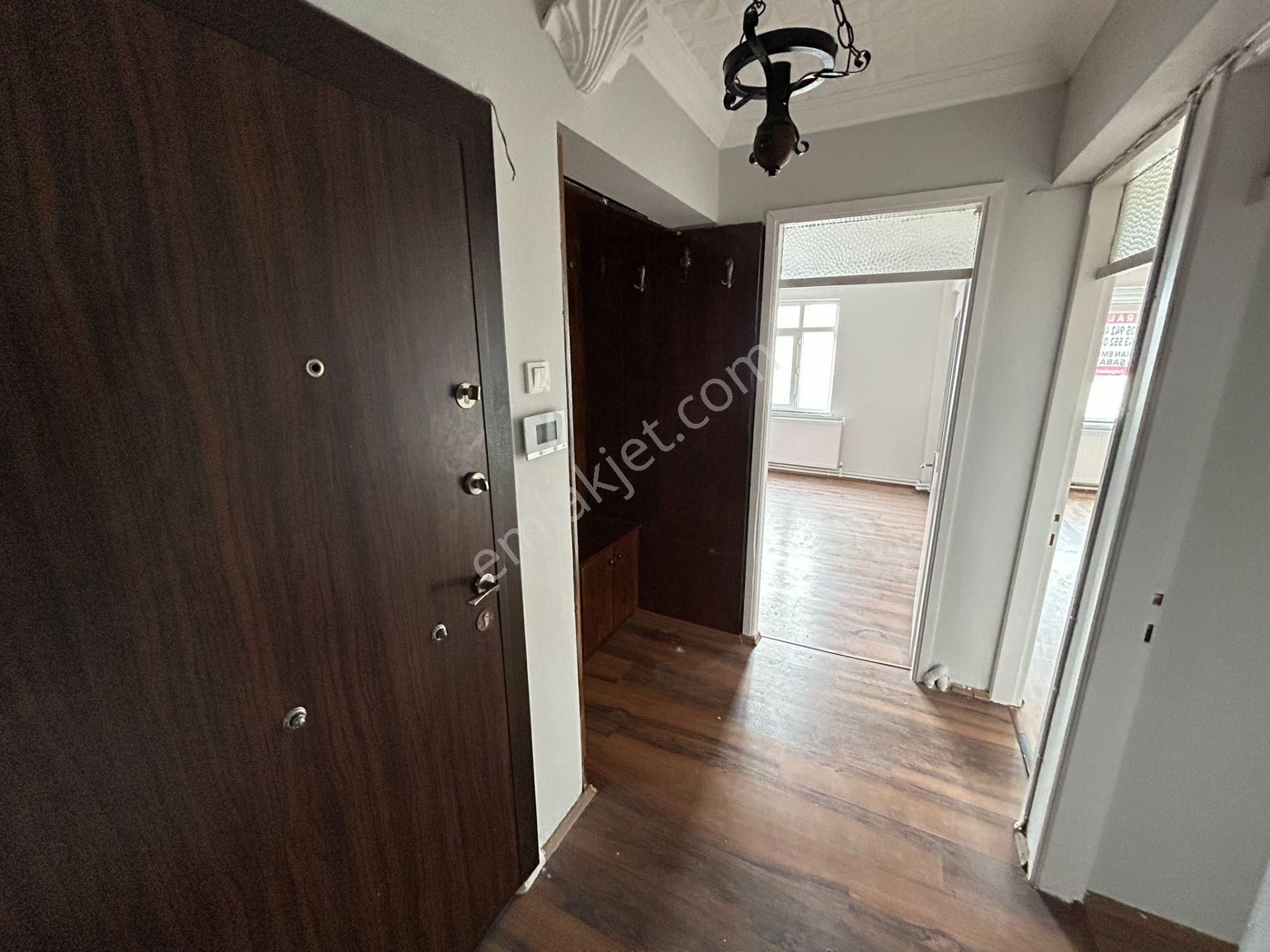 Kapalı Pazar Yeri Ve Çınarlı Polis Karakolu Yakını 3+1 Daire - Görsel 12