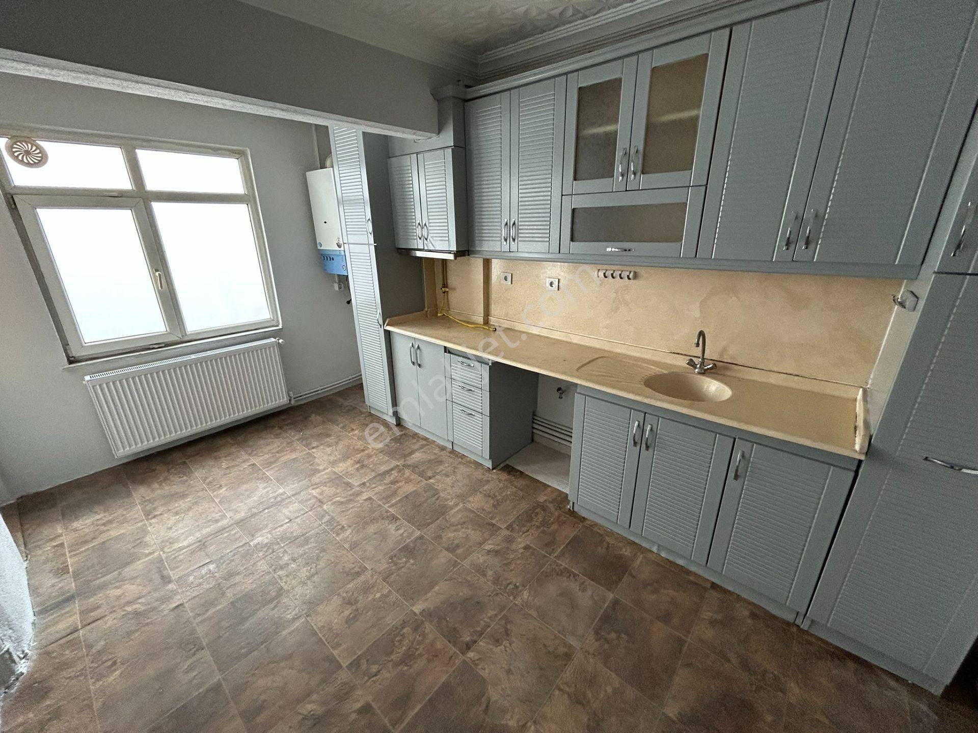 Kapalı Pazar Yeri Ve Çınarlı Polis Karakolu Yakını 3+1 Daire - Görsel 18