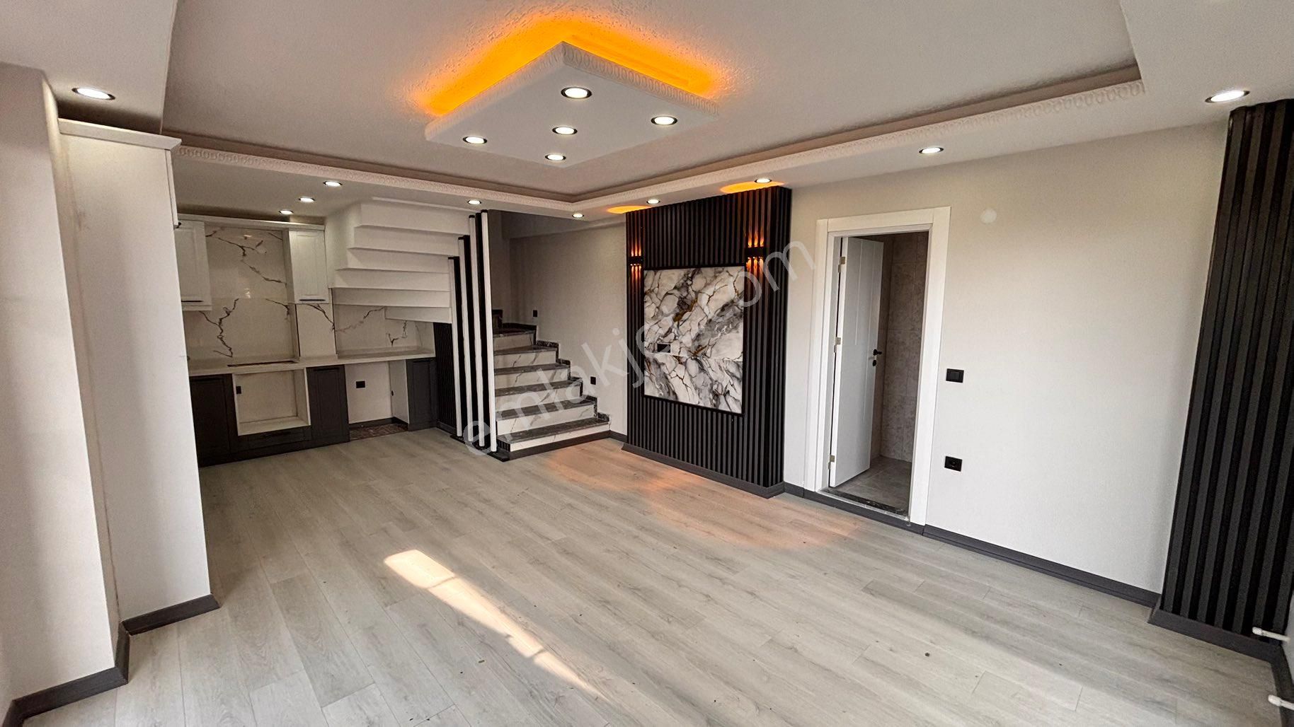 Parka Cephe Müstakil İskanlı Herşey Bu Villada - Görsel 10