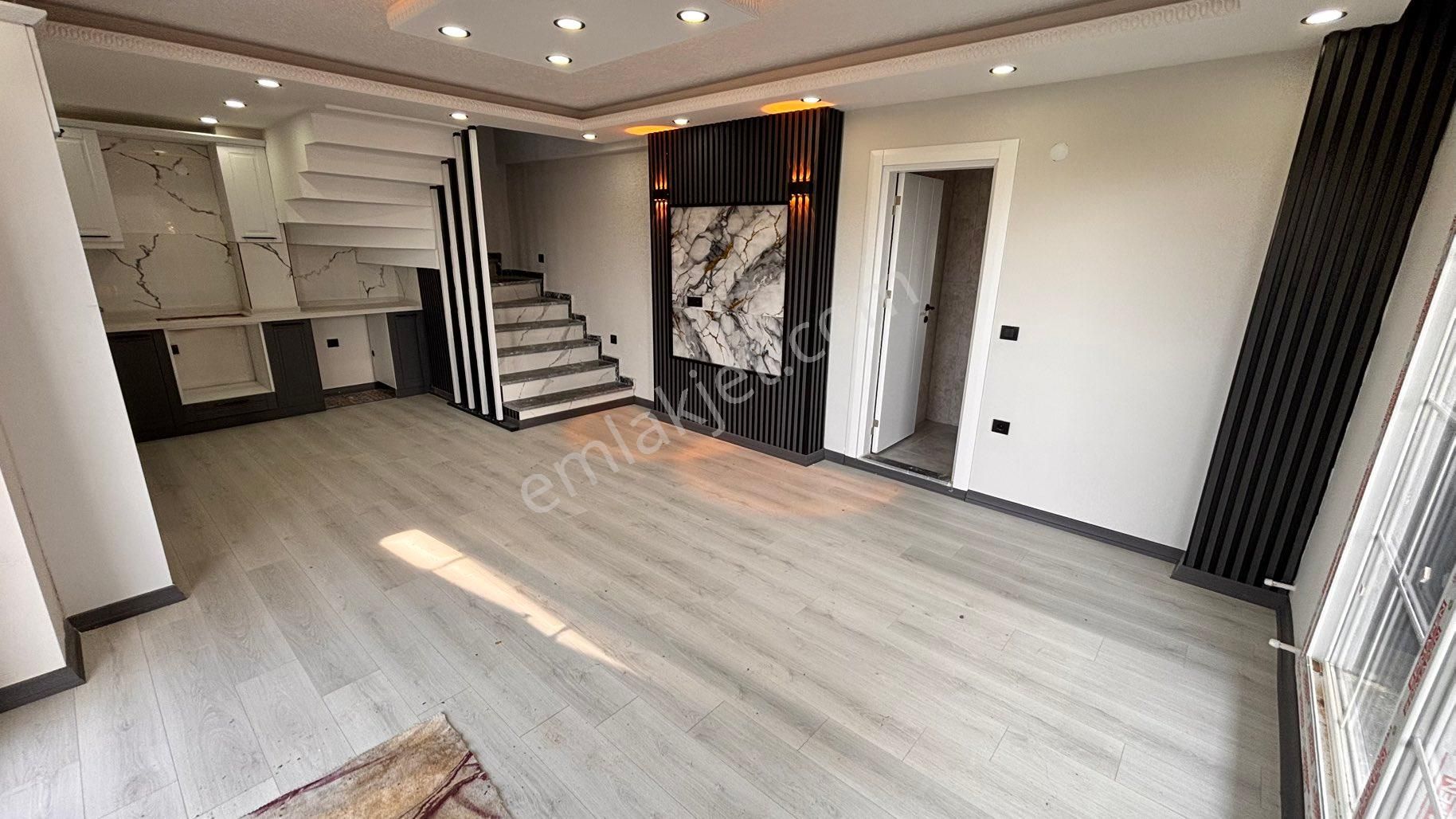 Parka Cephe Müstakil İskanlı Herşey Bu Villada - Görsel 11