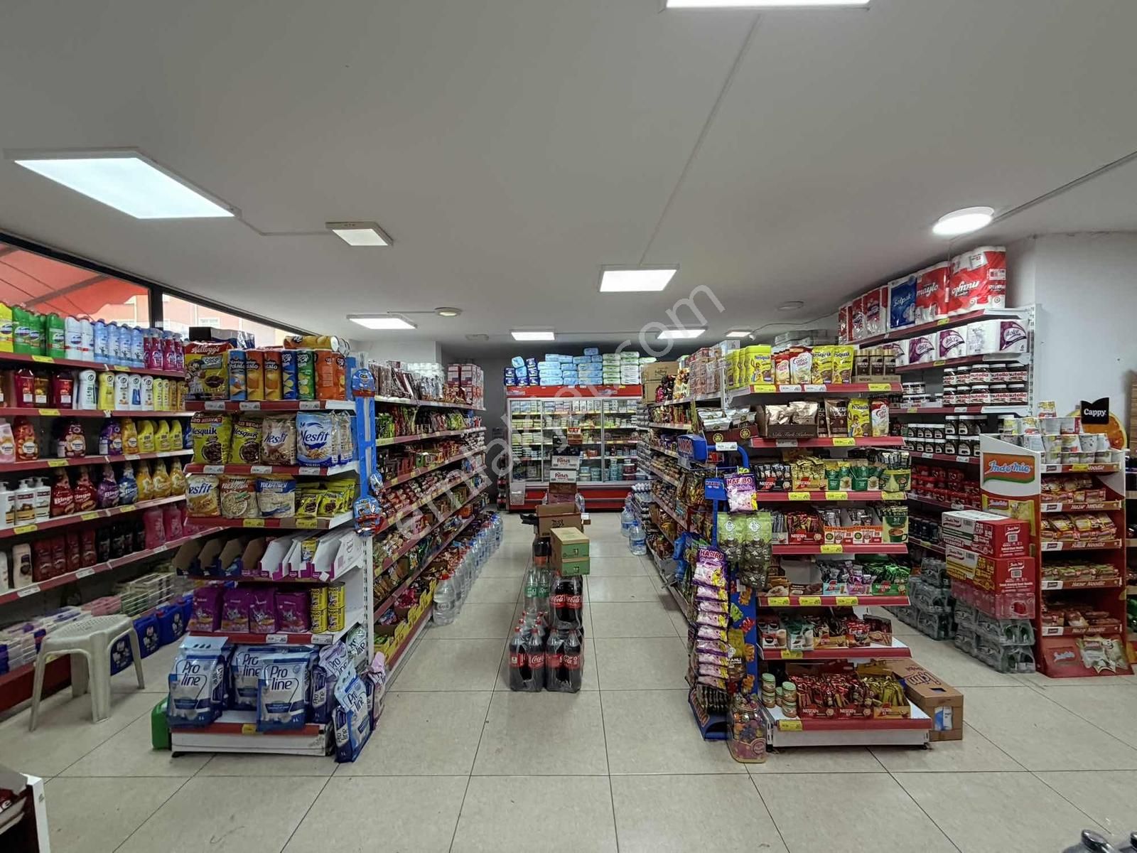 Bağcılar Kazım Karabekir Mahallesinde Net 240m2 Depolu Dükkan - Görsel 6