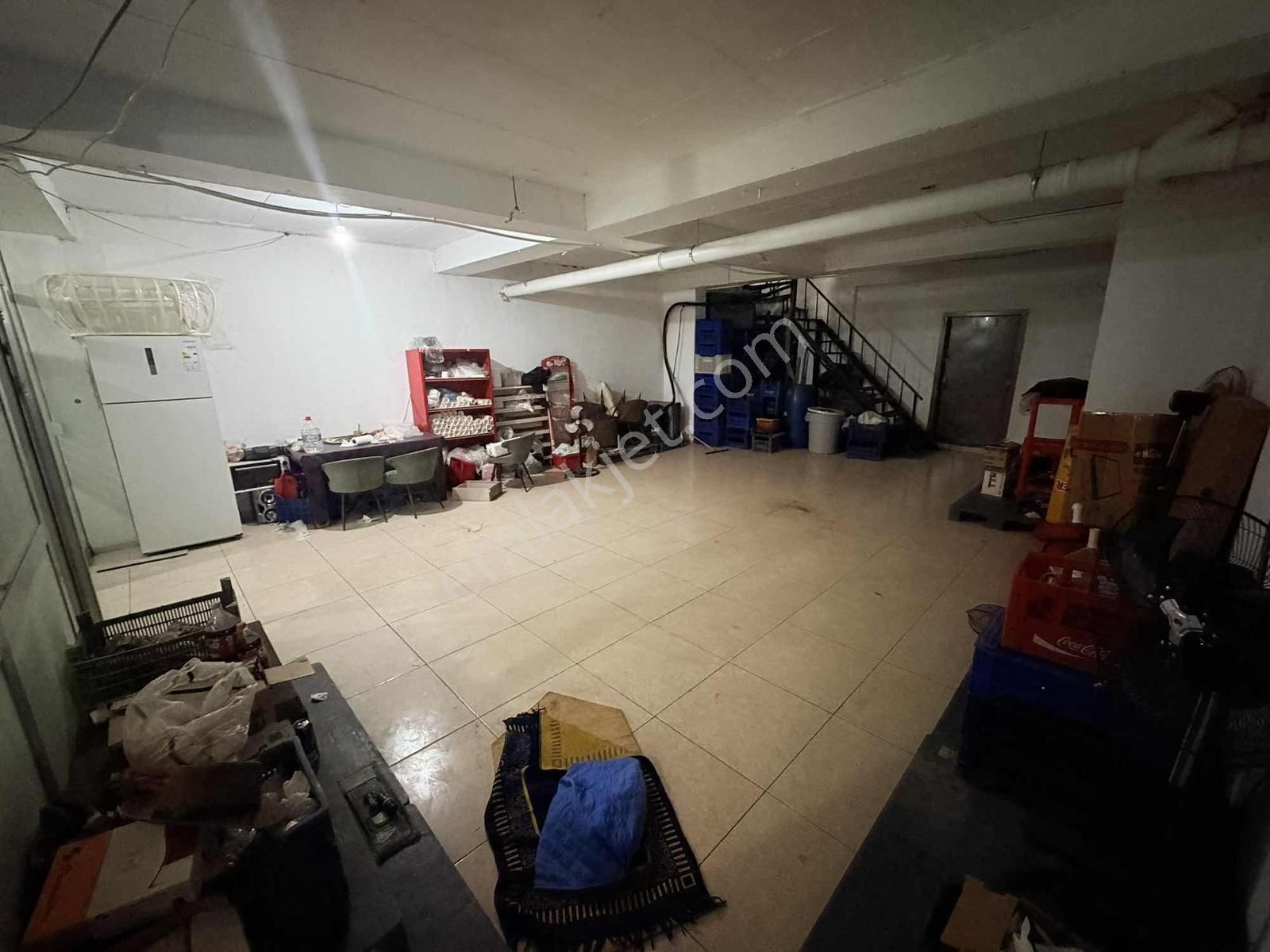 Bağcılar Kazım Karabekir Mahallesinde Net 240m2 Depolu Dükkan - Görsel 7