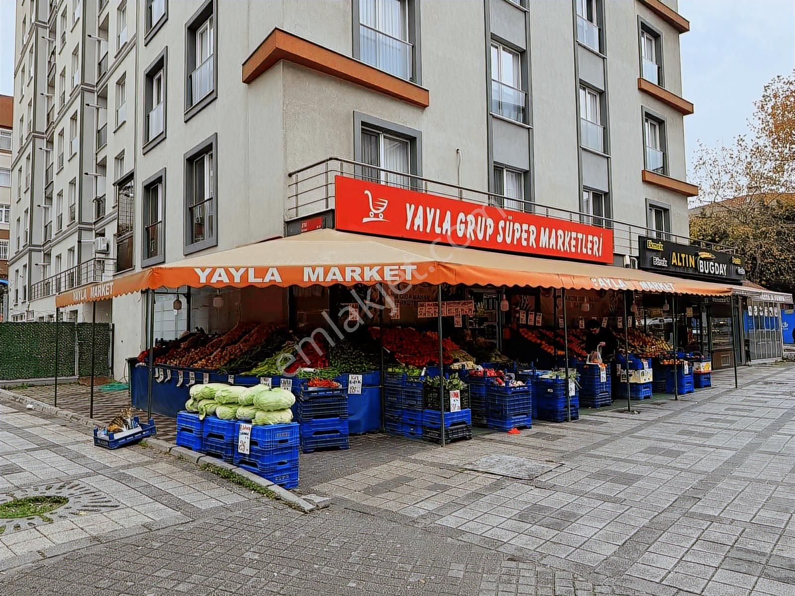 Bağcılar Kazım Karabekir Mahallesinde Net 240m2 Depolu Dükkan