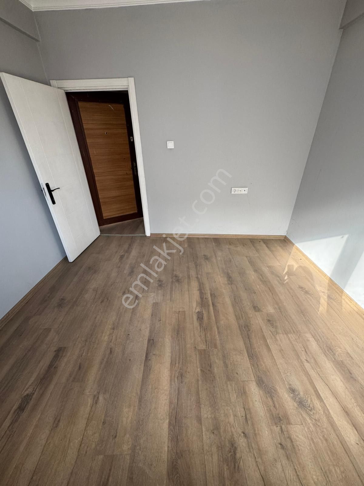 Conker İnşaat Emlak'tan Sütlüce Mahallesi 2+0 Kiralık Daire - Görsel 8