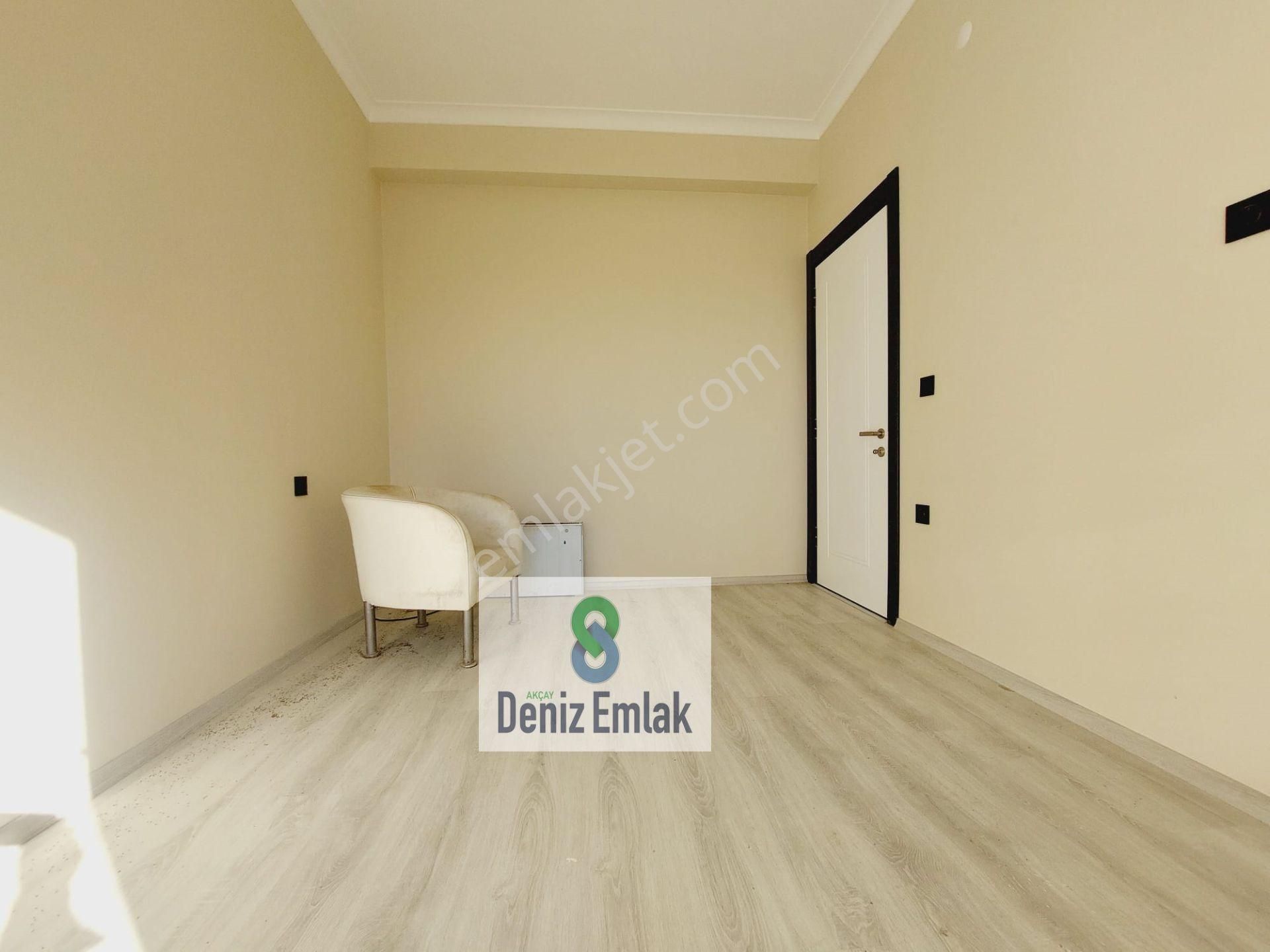 Denizden Akçayda Öncephe Geniş Balkonlu Satılık 2+1 Daire. - Görsel 4