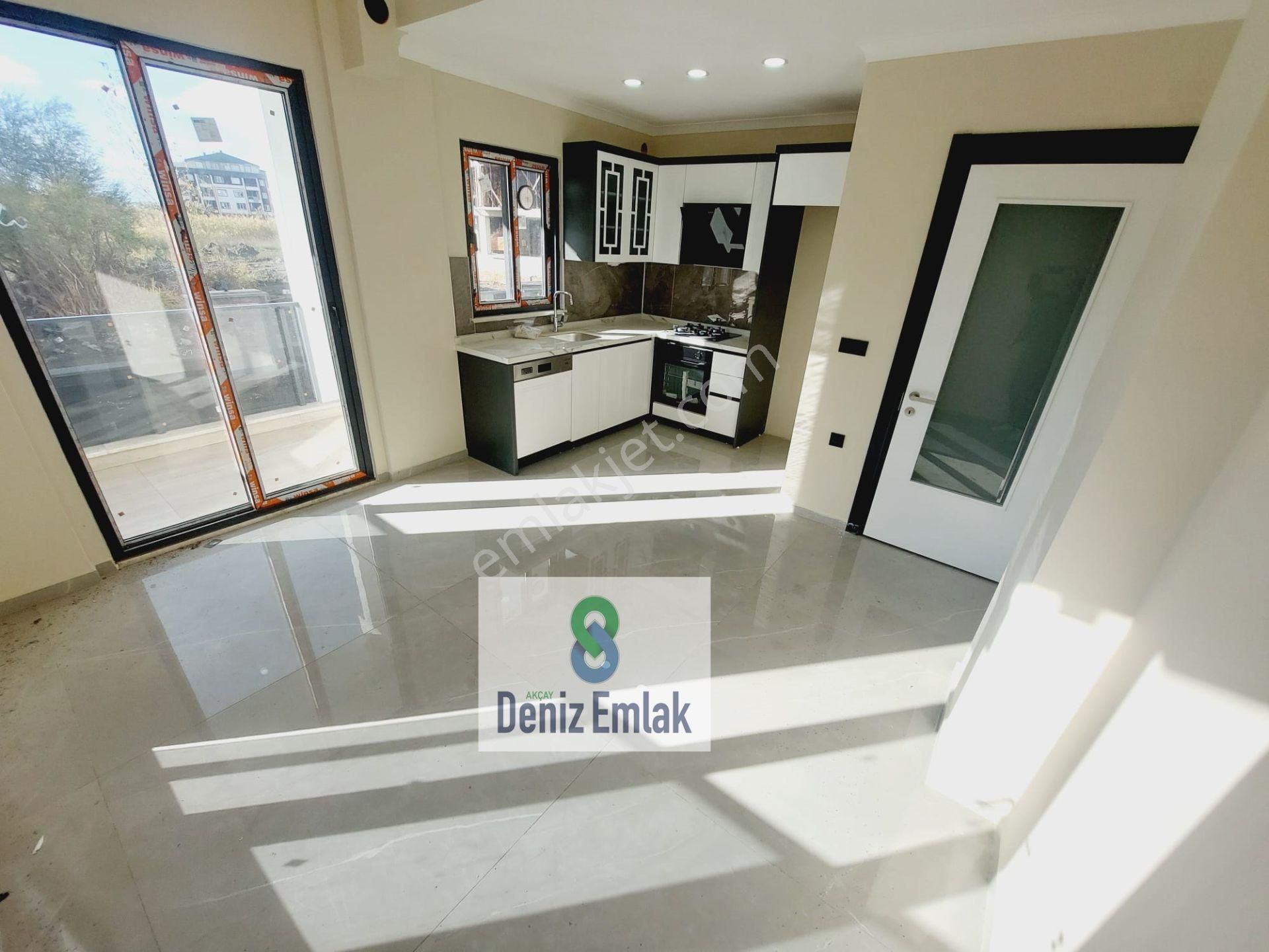Denizden Akçayda Öncephe Geniş Balkonlu Satılık 2+1 Daire. - Görsel 2