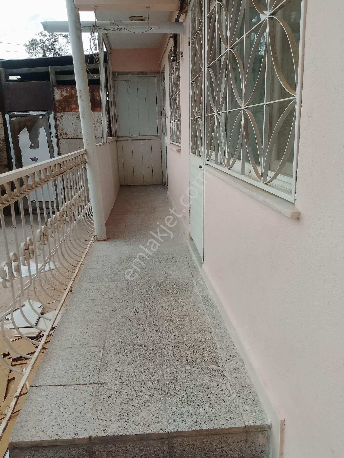 İzmir Çiğli Balatçık'ta Satılık 1+1 Kapalı Mutfak Daire - Görsel 4