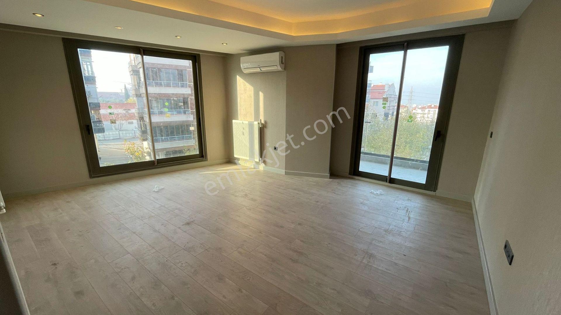 Uncu Bozköy Mahallesi Site İçi 3+1 M2 130 4 Katlınım 2 Katı Ultra Lüks Arakat Daire - Görsel 33