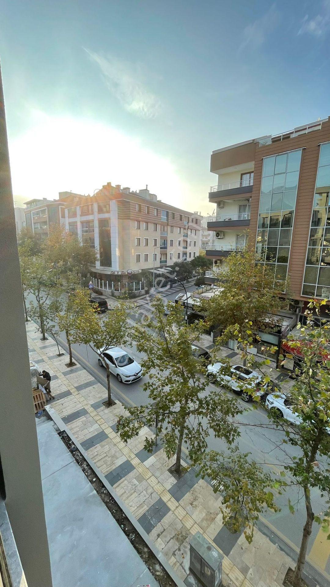 Uncu Bozköy Mahallesi Site İçi 3+1 M2 130 4 Katlınım 2 Katı Ultra Lüks Arakat Daire - Görsel 18