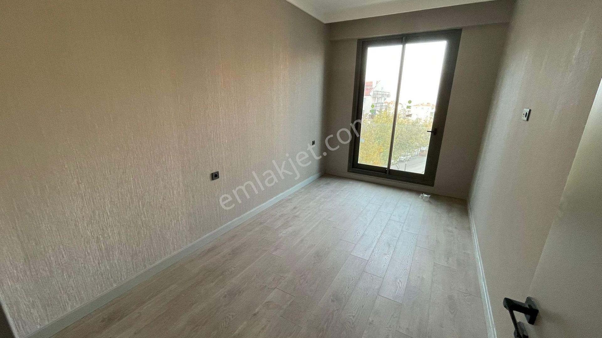 Uncu Bozköy Mahallesi Site İçi 3+1 M2 130 4 Katlınım 2 Katı Ultra Lüks Arakat Daire - Görsel 24