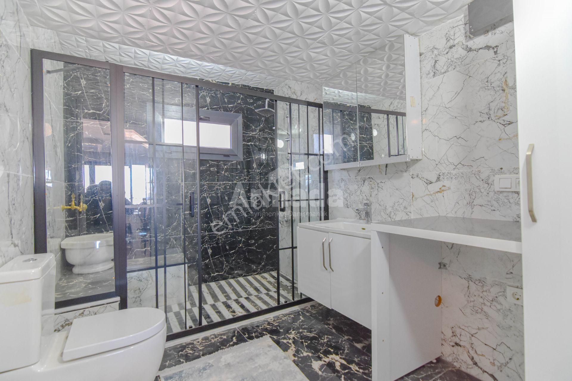 Kuşadası'nda Full Deniz Manzaralı 5+1 Villa - Görsel 11