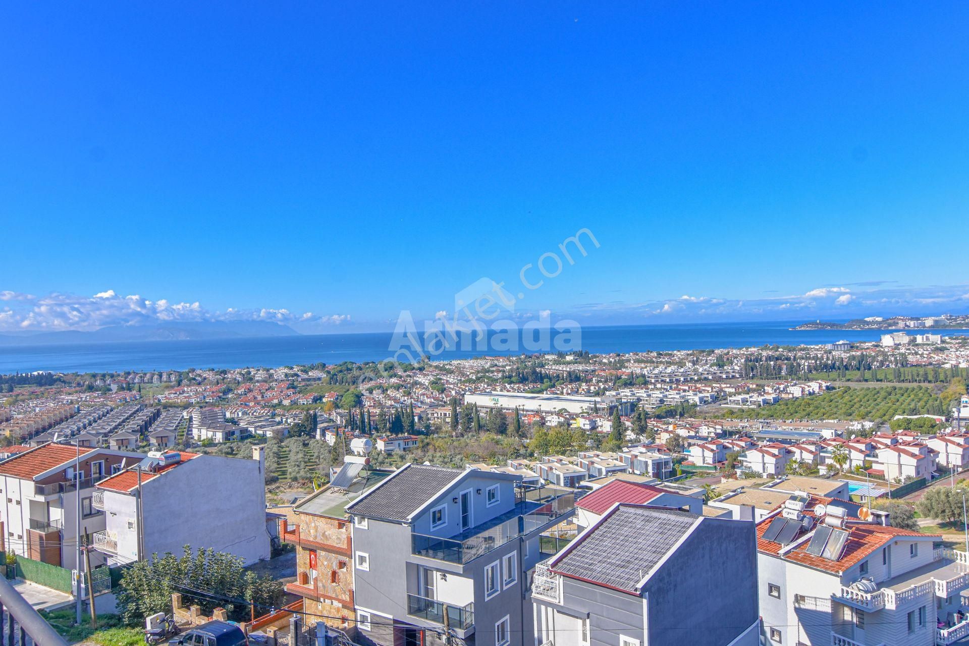 Kuşadası'nda Full Deniz Manzaralı 5+1 Villa