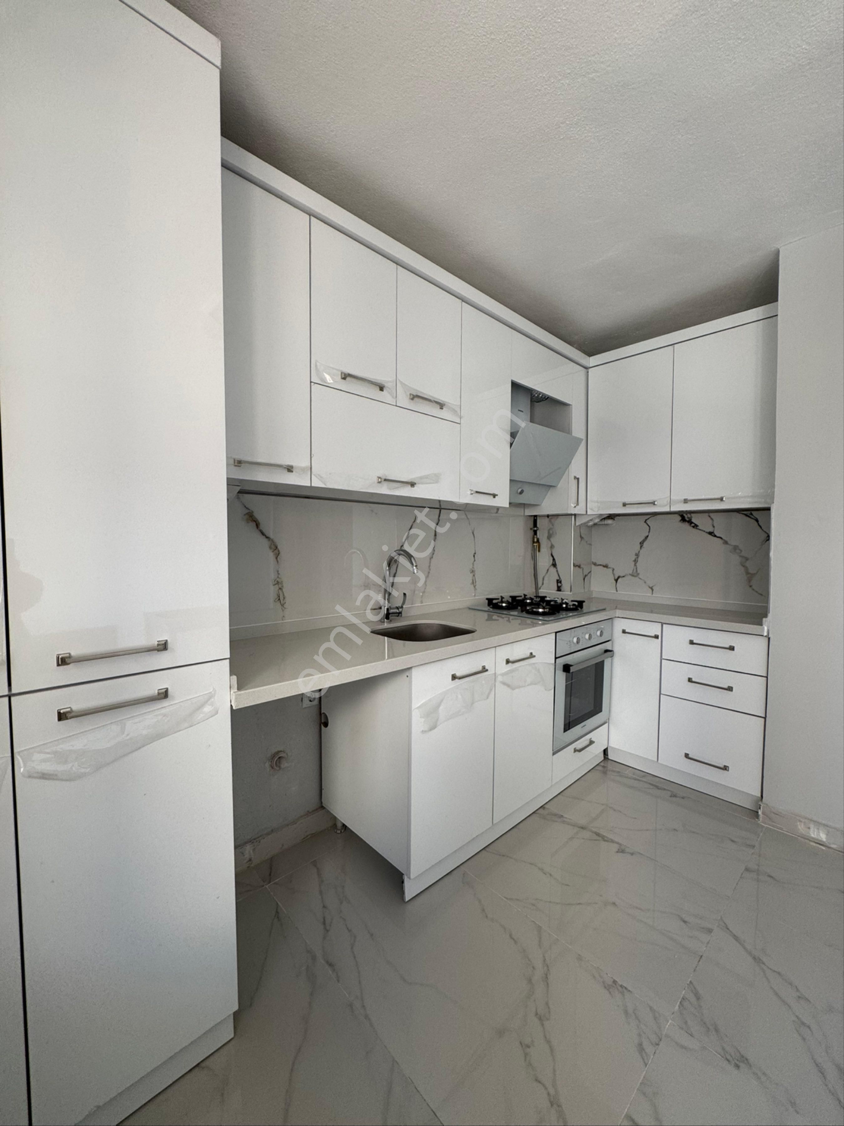 Conker İnşaat Emlak’tan Gazi Yakup Satar Cd. Üzeri 3+1 Satılık Daire