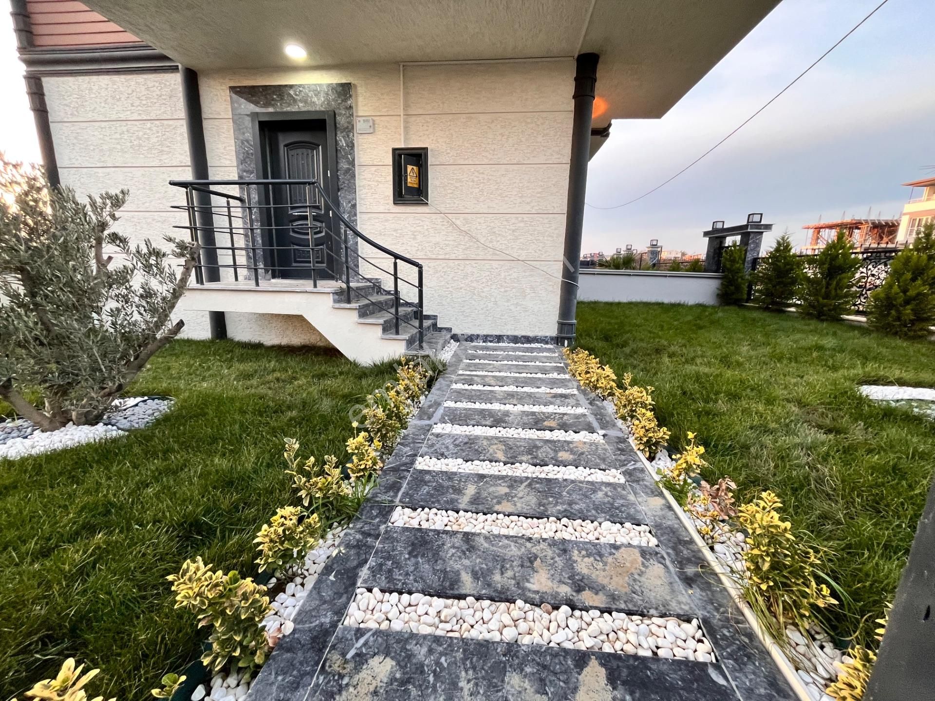 Yeniçiftlikte Satılık Yerden Isıtmalı Villa - Görsel 34