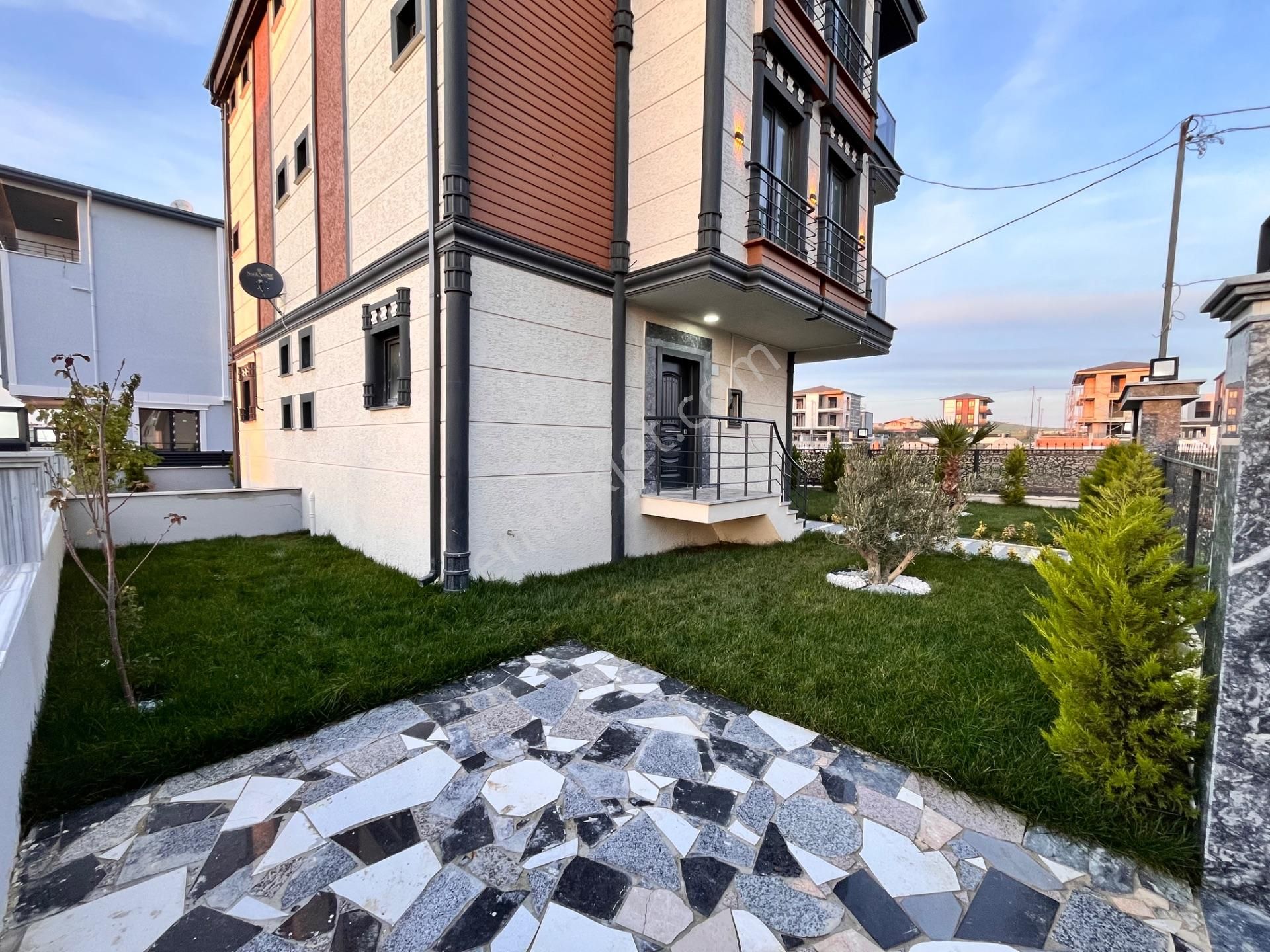 Yeniçiftlikte Satılık Yerden Isıtmalı Villa - Görsel 31