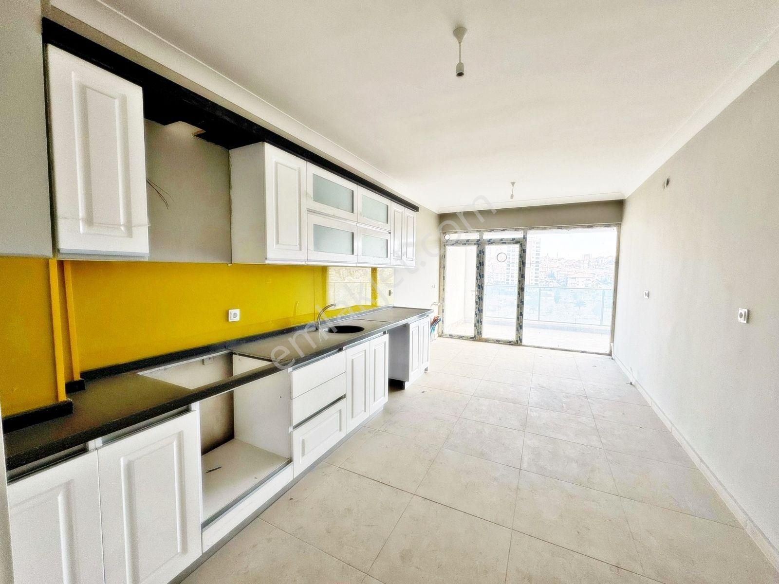 Relax'tan Ovacık Yakını Site İçinde 4+1 10.kat 190 M2 Manzaralı