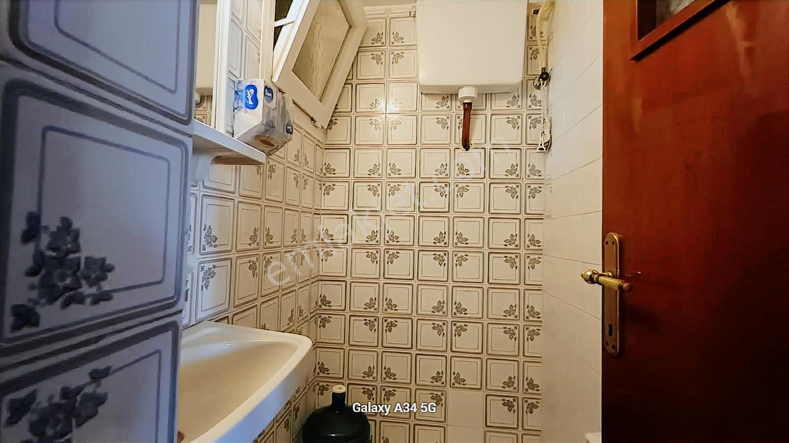 Buca Menderes Caddesinde, Cadde Cepheli,3+1 Ara Kat Satılık - Görsel 2